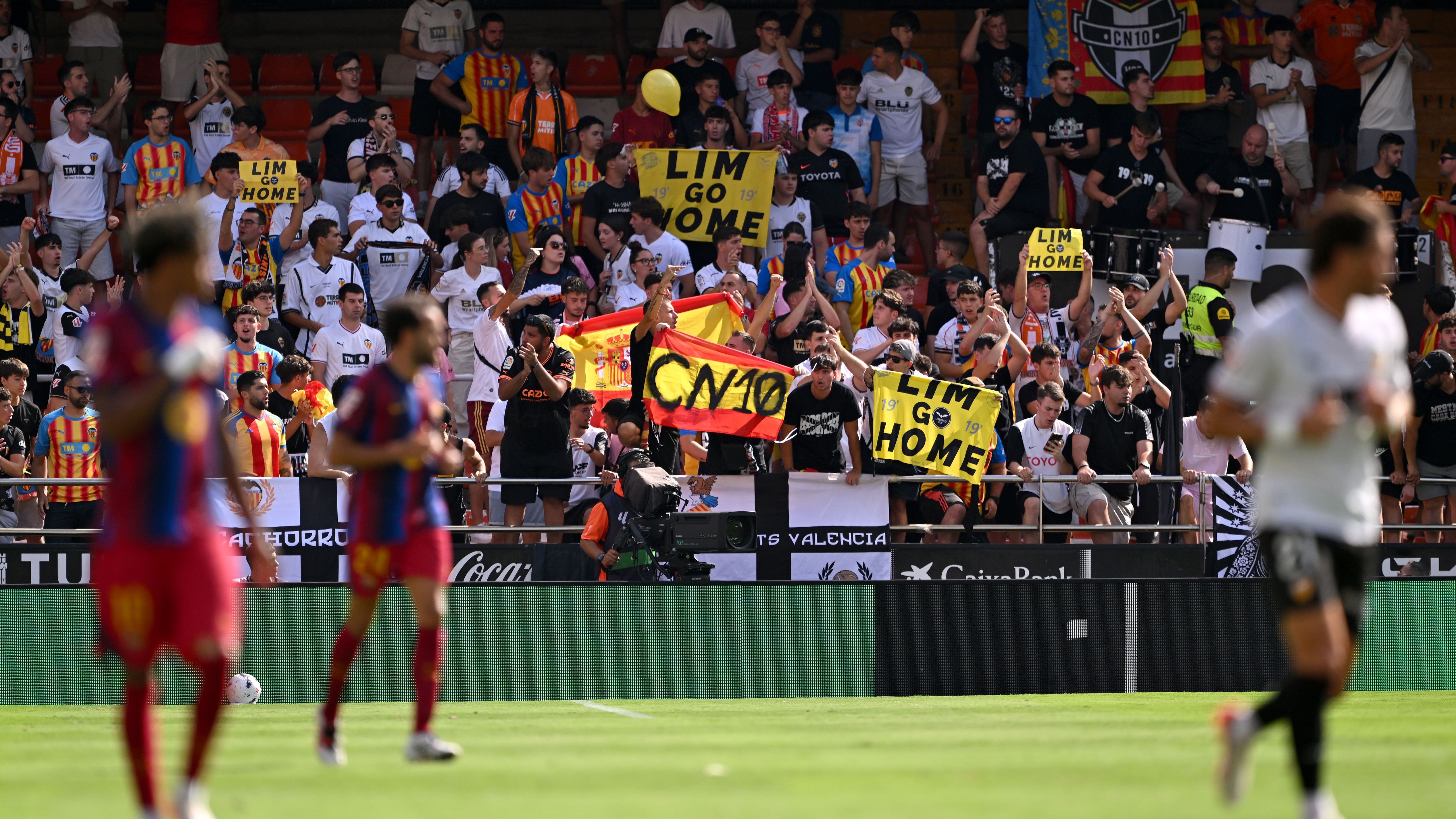 Valencia CF v FC Barcelona - LaLiga EA Sports 2026/27
