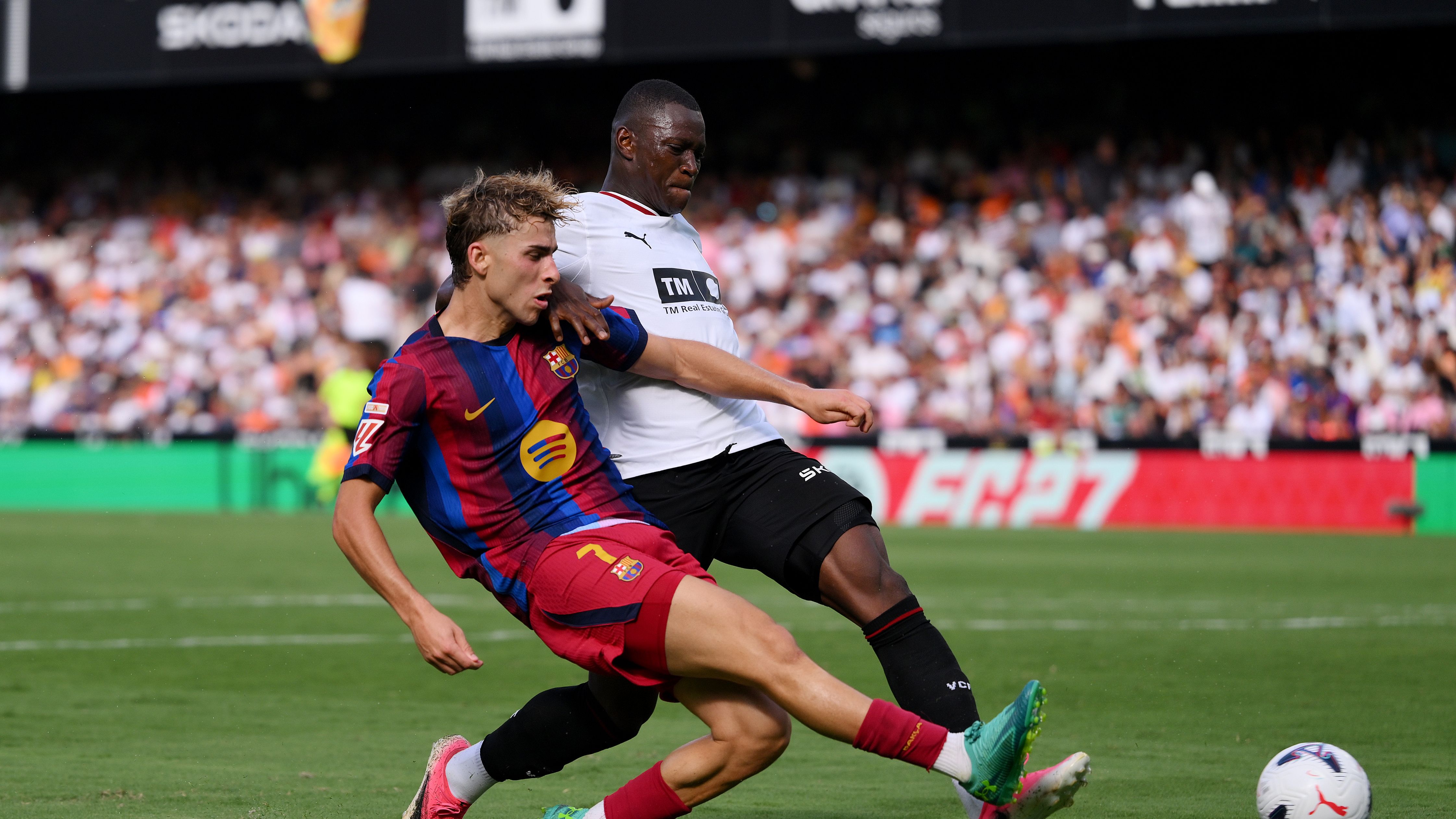 Valencia CF v FC Barcelona - LaLiga EA Sports 2026/27