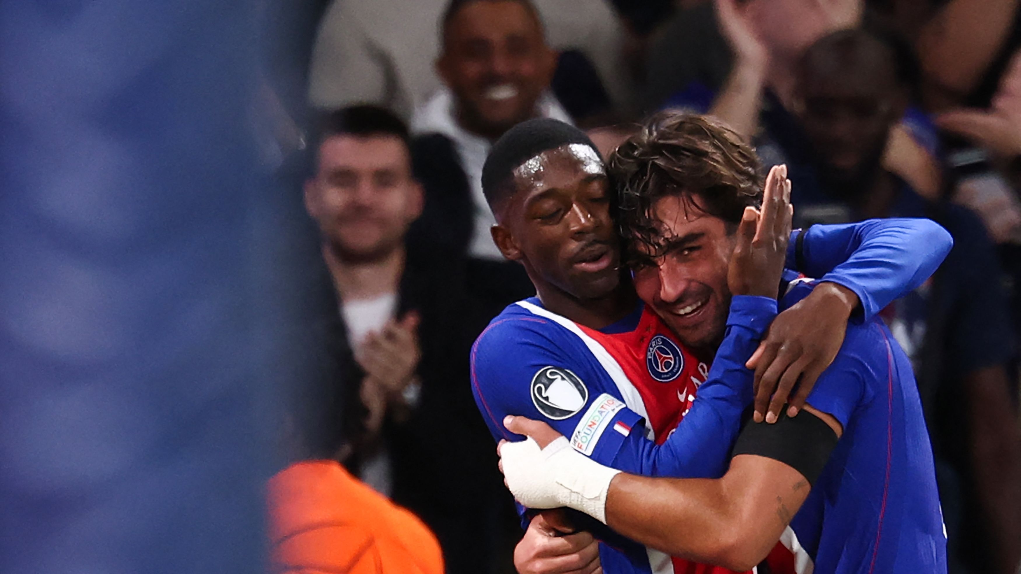 TOPSHOT-FBL-EUR-C1-PSG-BRATISLAVA