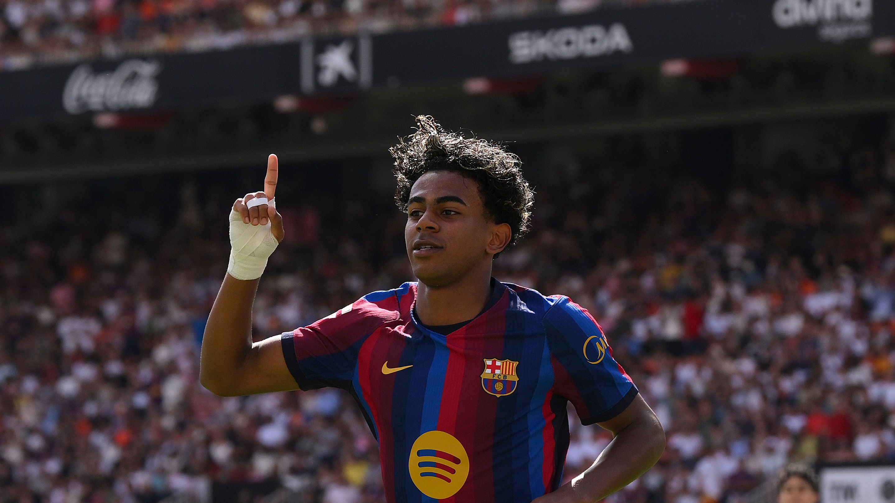 Valencia CF v FC Barcelona - LaLiga EA Sports 2026/27