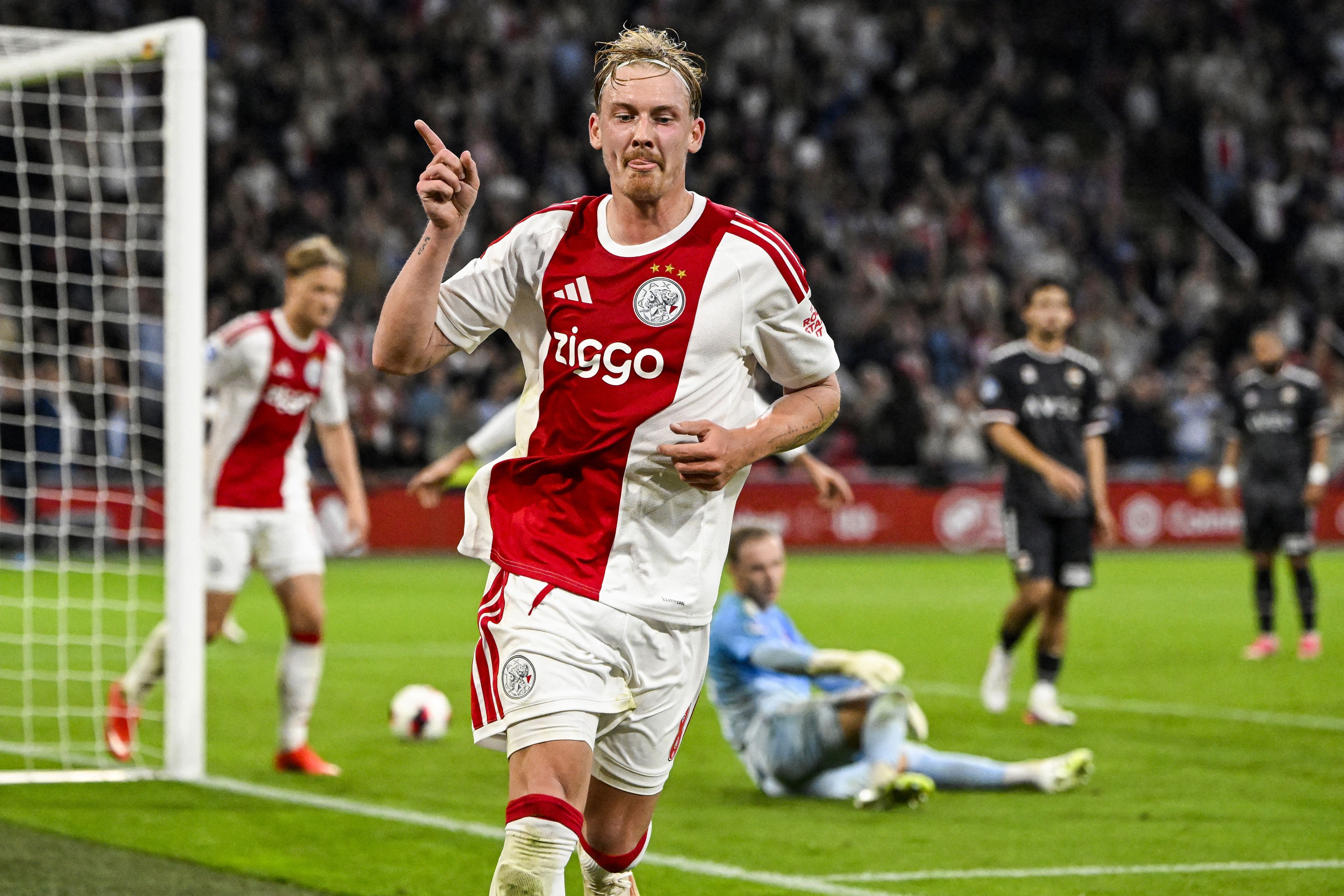 FBL-NED-EREDIVISIE-AJAX-WILLEM II