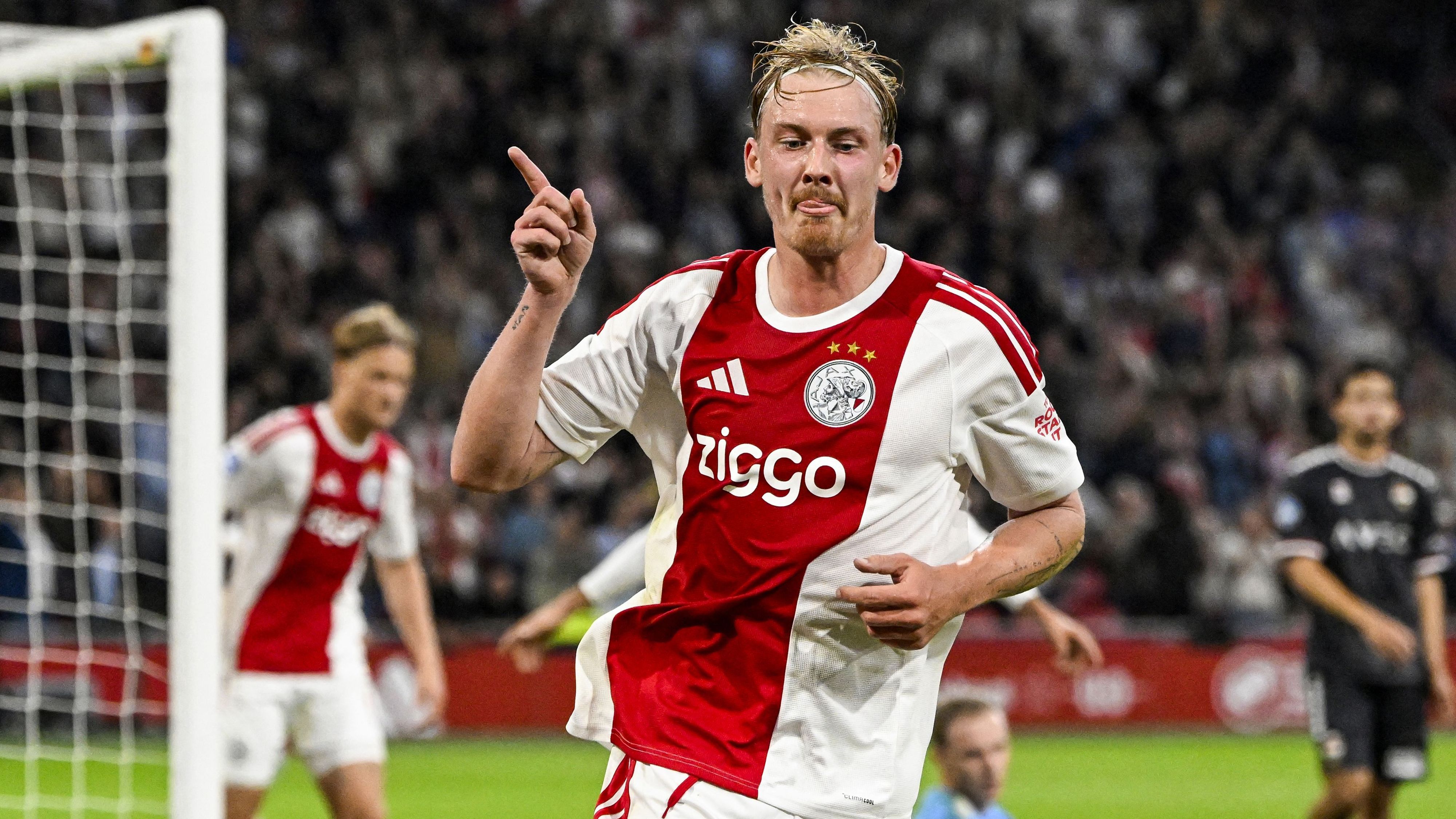 FBL-NED-EREDIVISIE-AJAX-WILLEM II