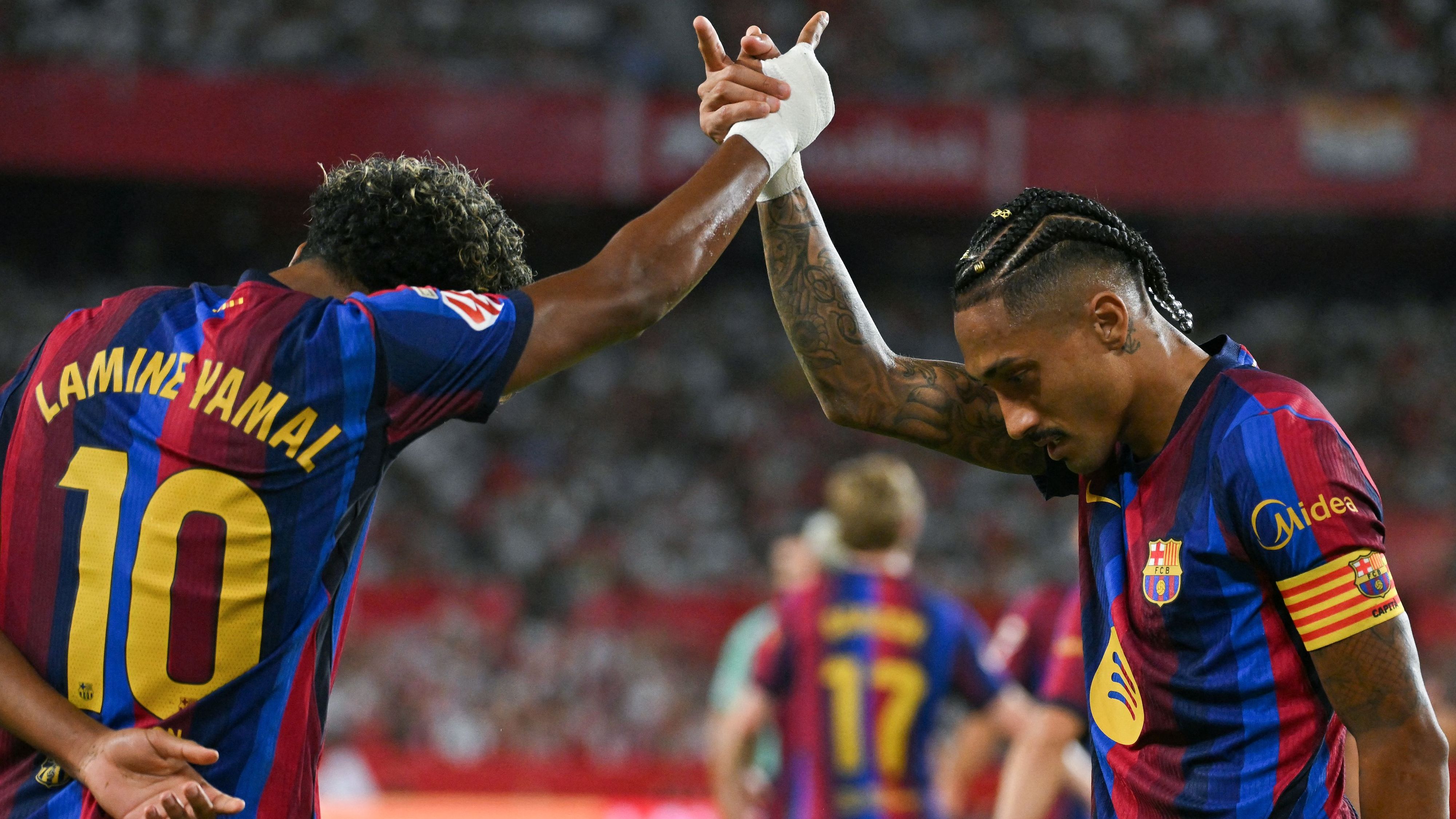 TOPSHOT-FBL-ESP-LIGA-SEVILLA-BARCELONA