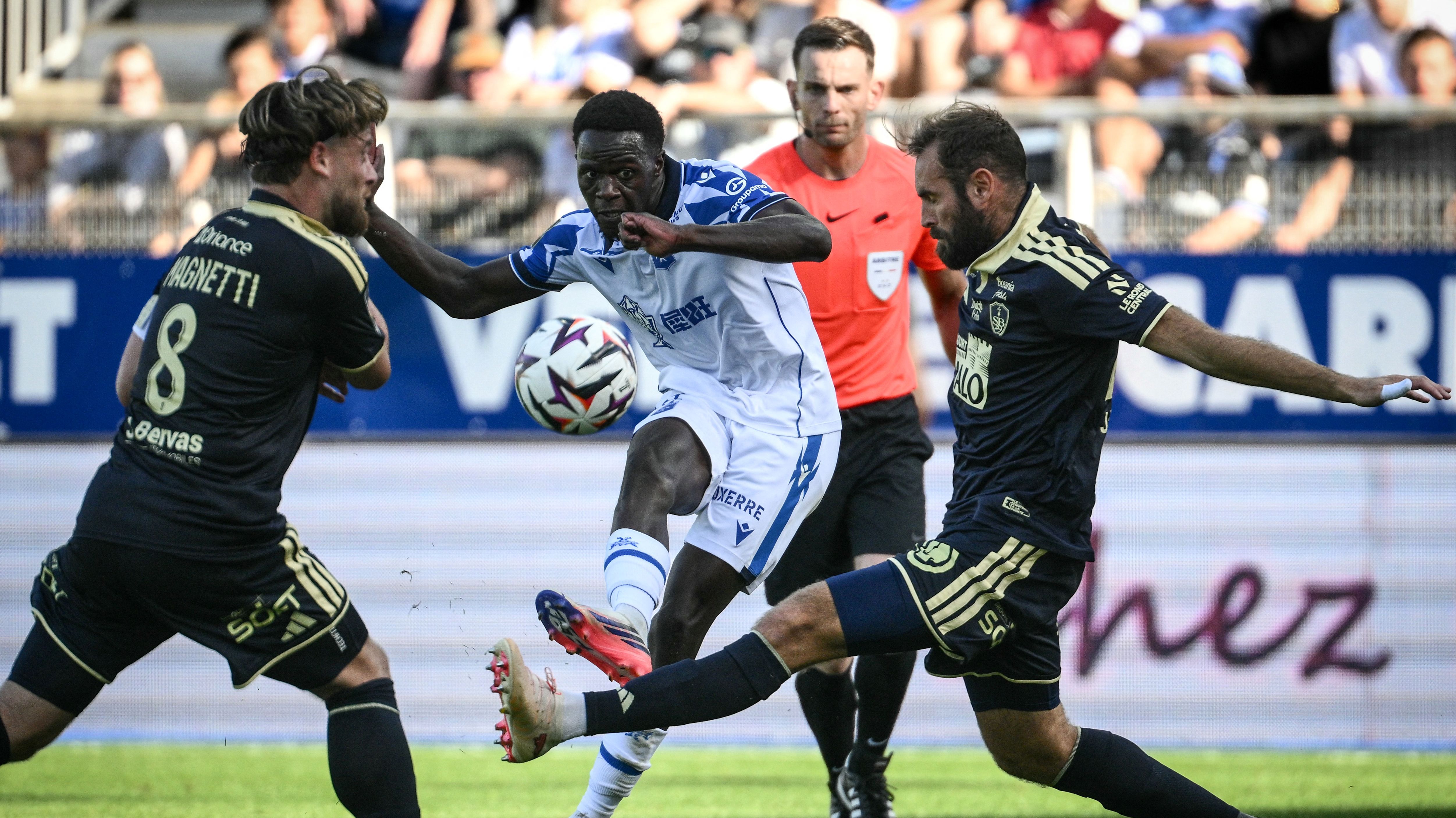 FBL-FRA-LIGUE1-AUXERRE-BREST