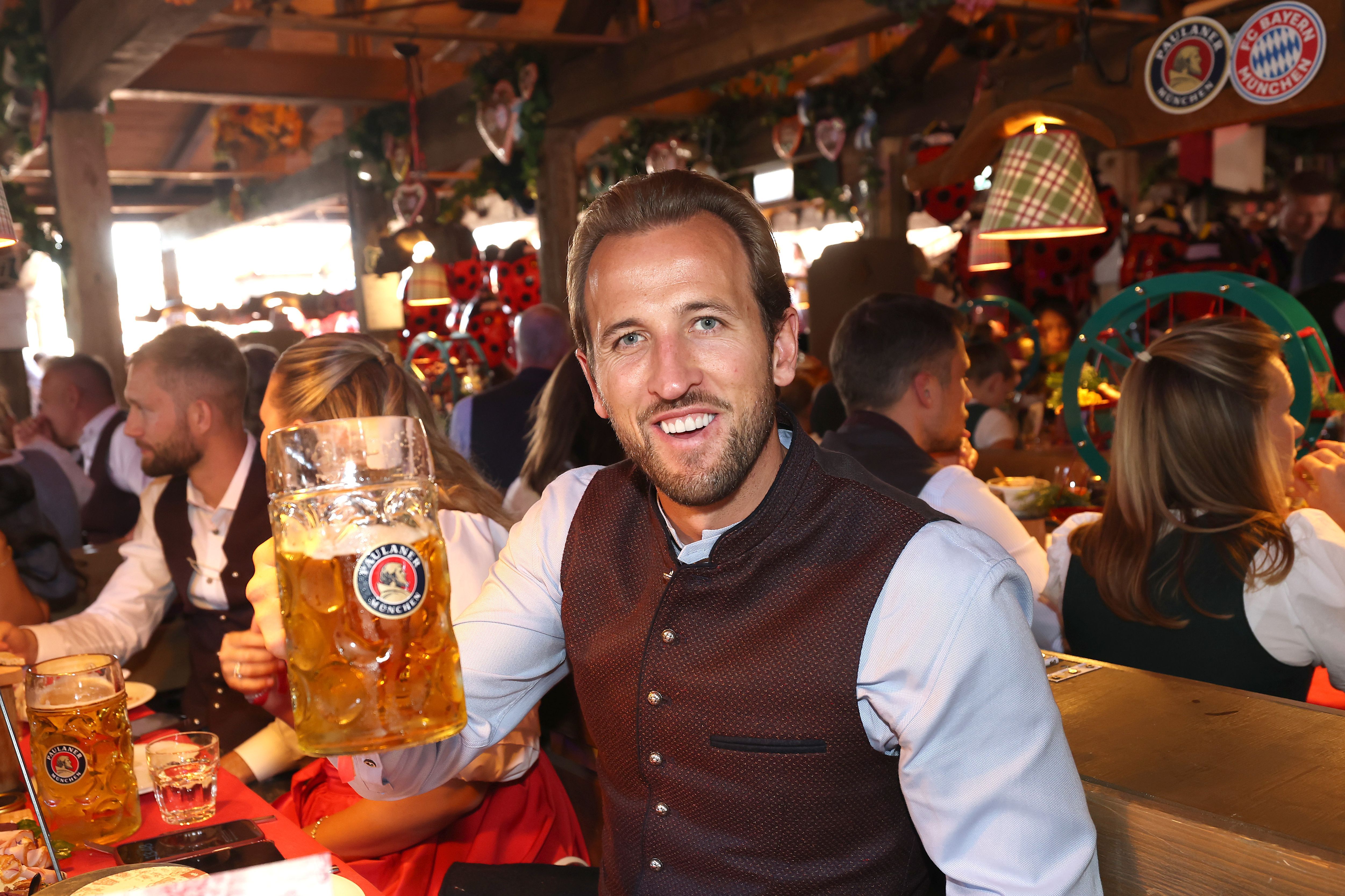 FC Bayern München Visit Oktoberfest 2026