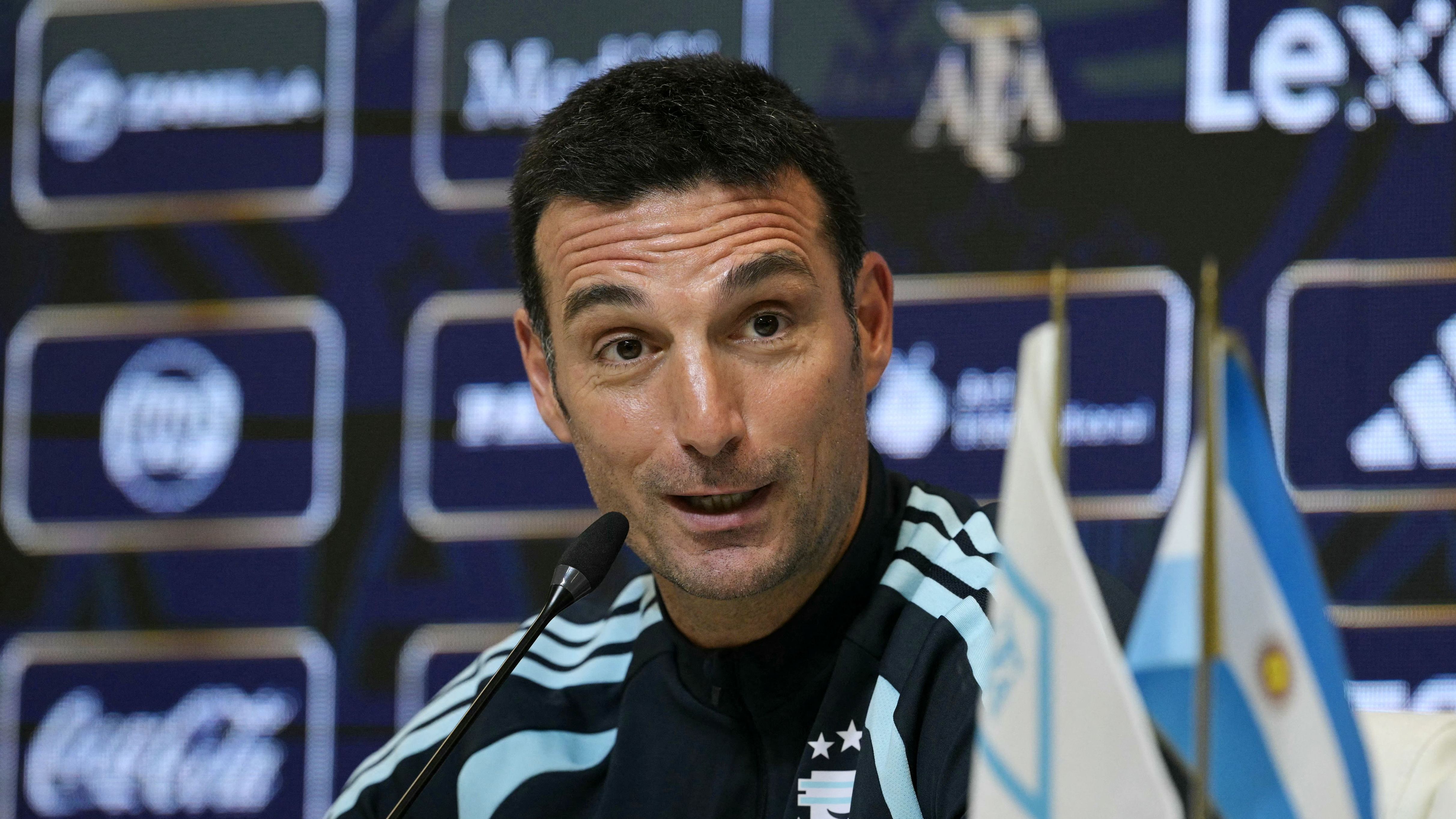 FBL-FRIENDLY-ARG-PRESSER