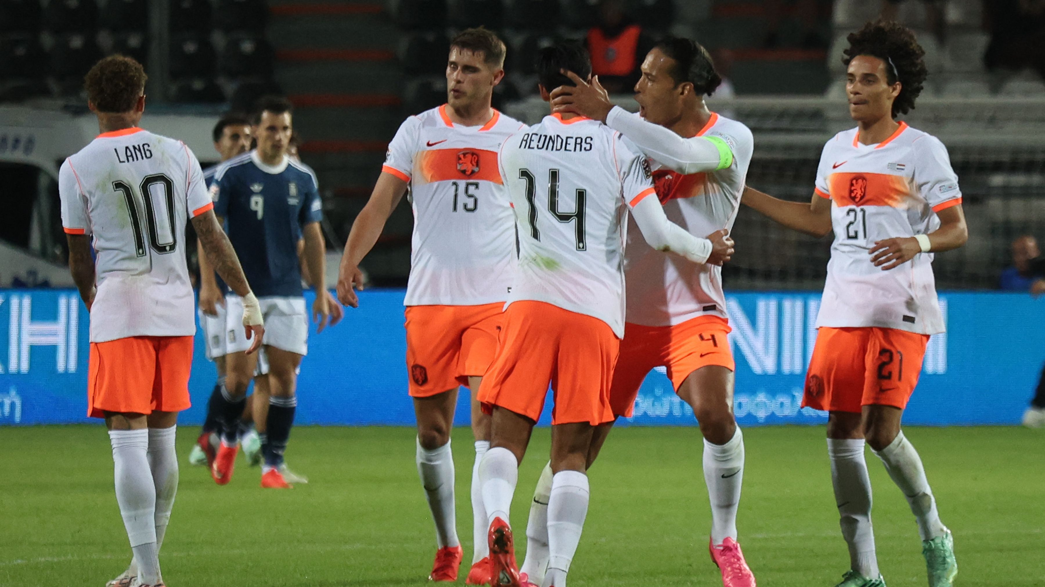 FBL-EUR-NATIONS-GRE-NED