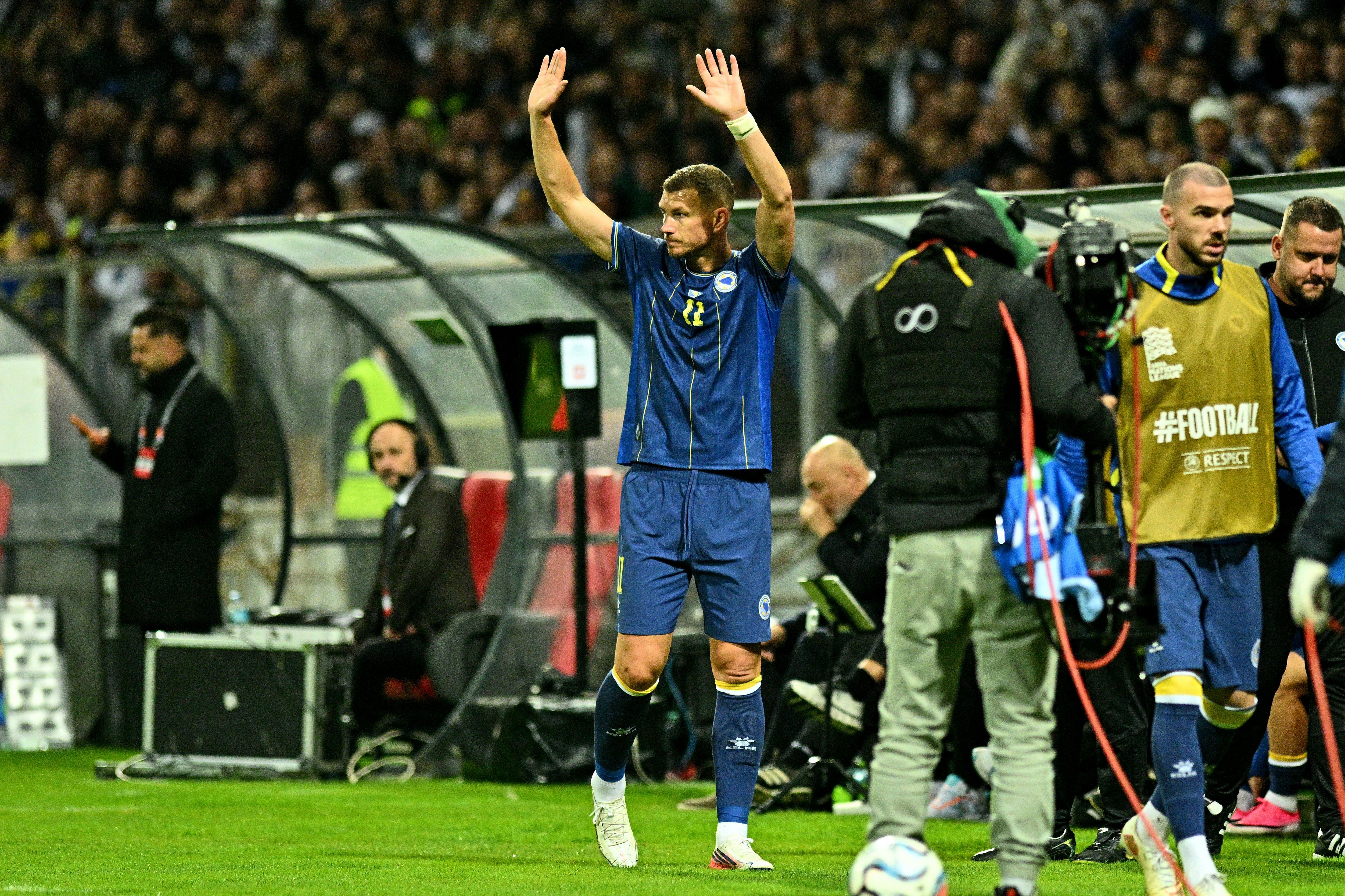 FBL-EUR-NATIONS-BIH-SWE