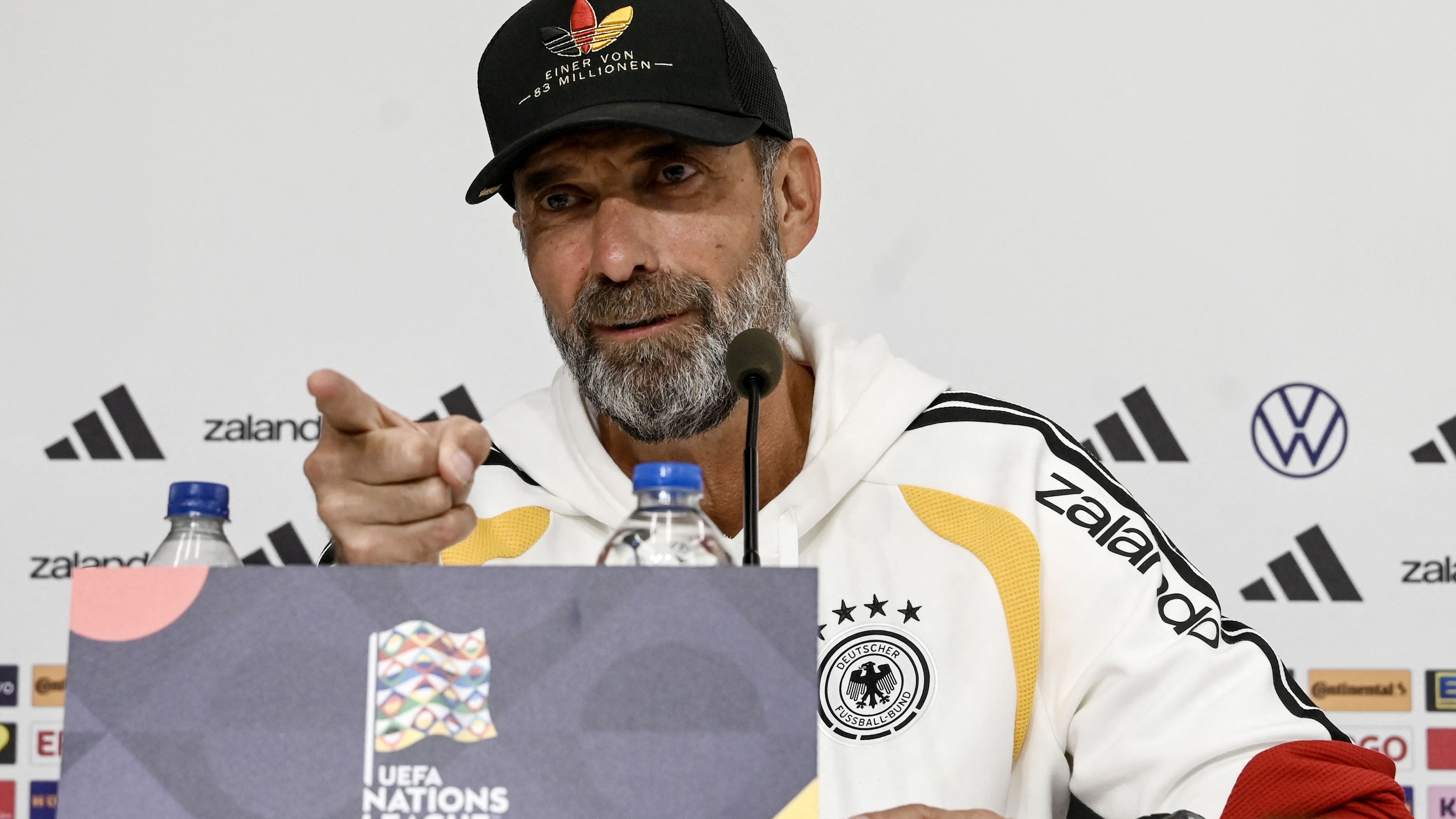 FBL-EUR-NATIONS-GRE-GER-PRESSER