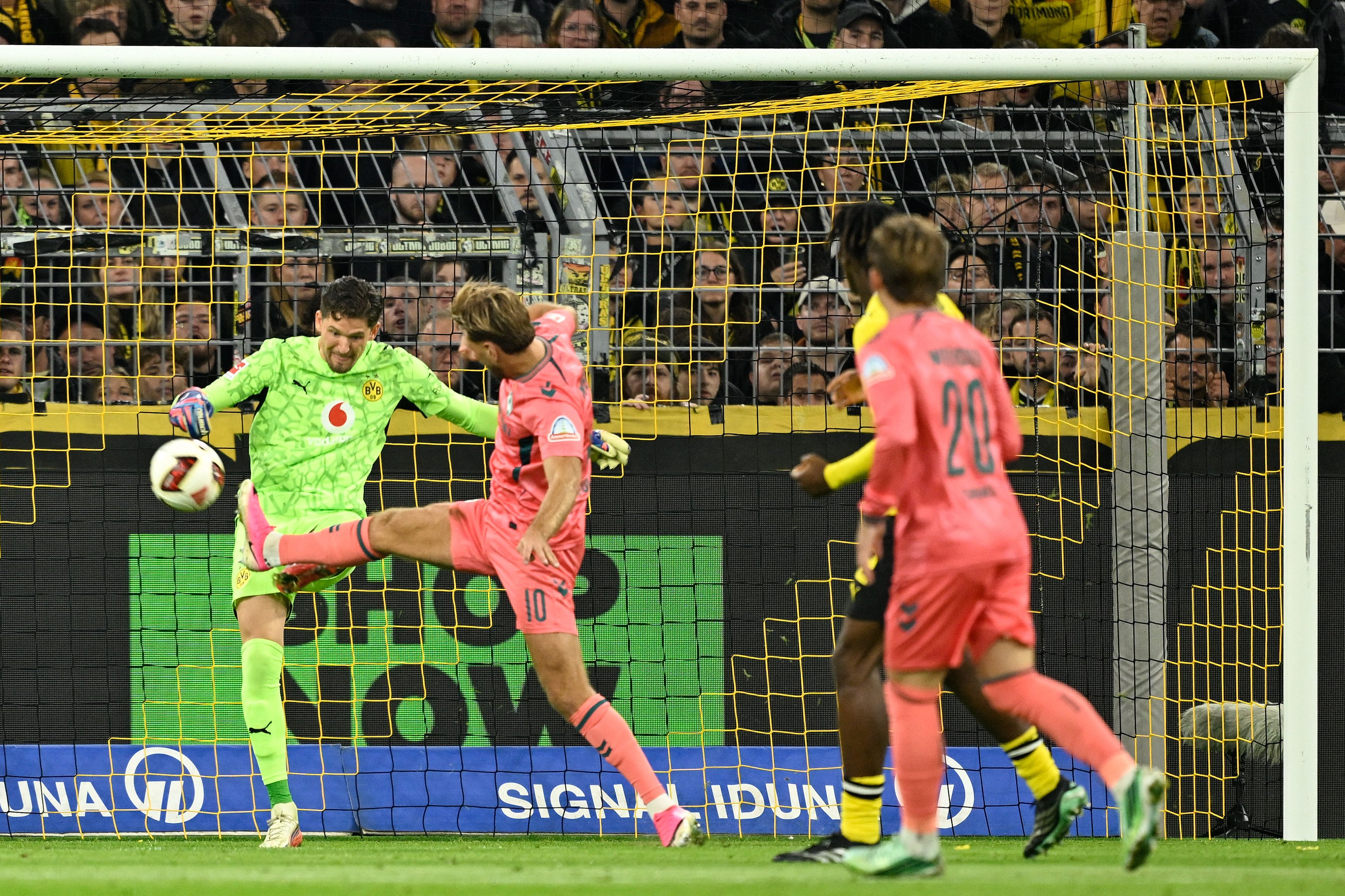 FBL-GER-BUNDESLIGA-DORTMUND-WERDER BREMEN