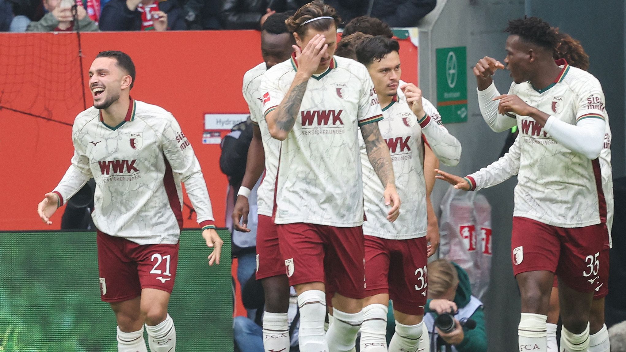 FBL-GER-BUNDESLIGA-AUGSBURG-BAYERN MUNICH