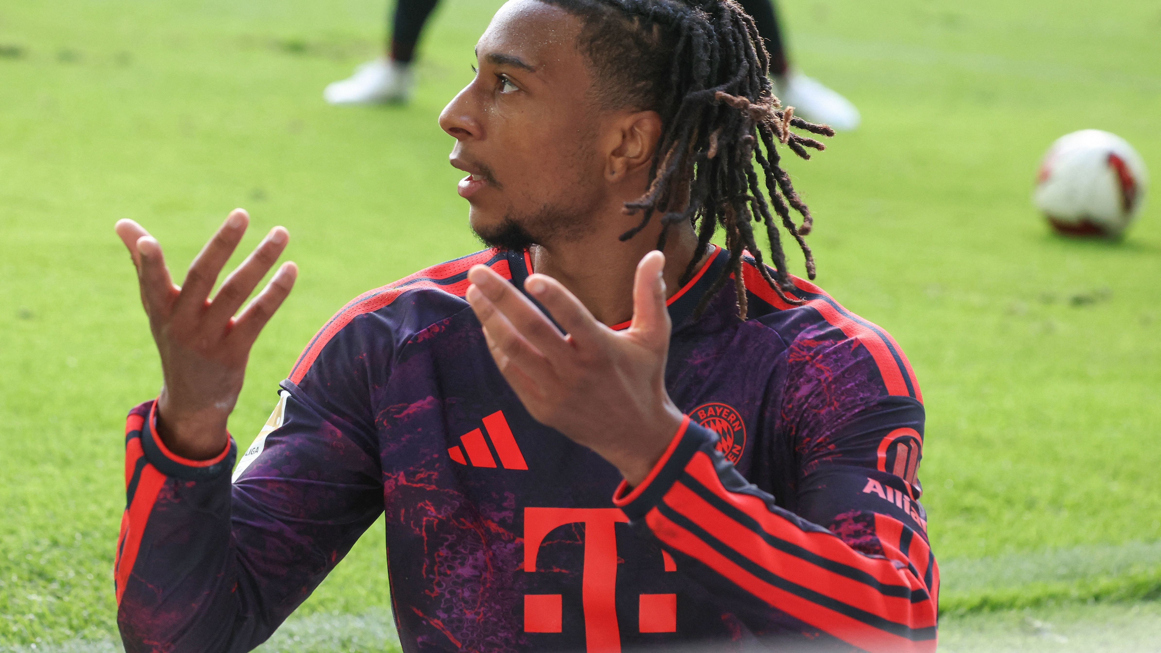 FBL-GER-BUNDESLIGA-AUGSBURG-BAYERN MUNICH