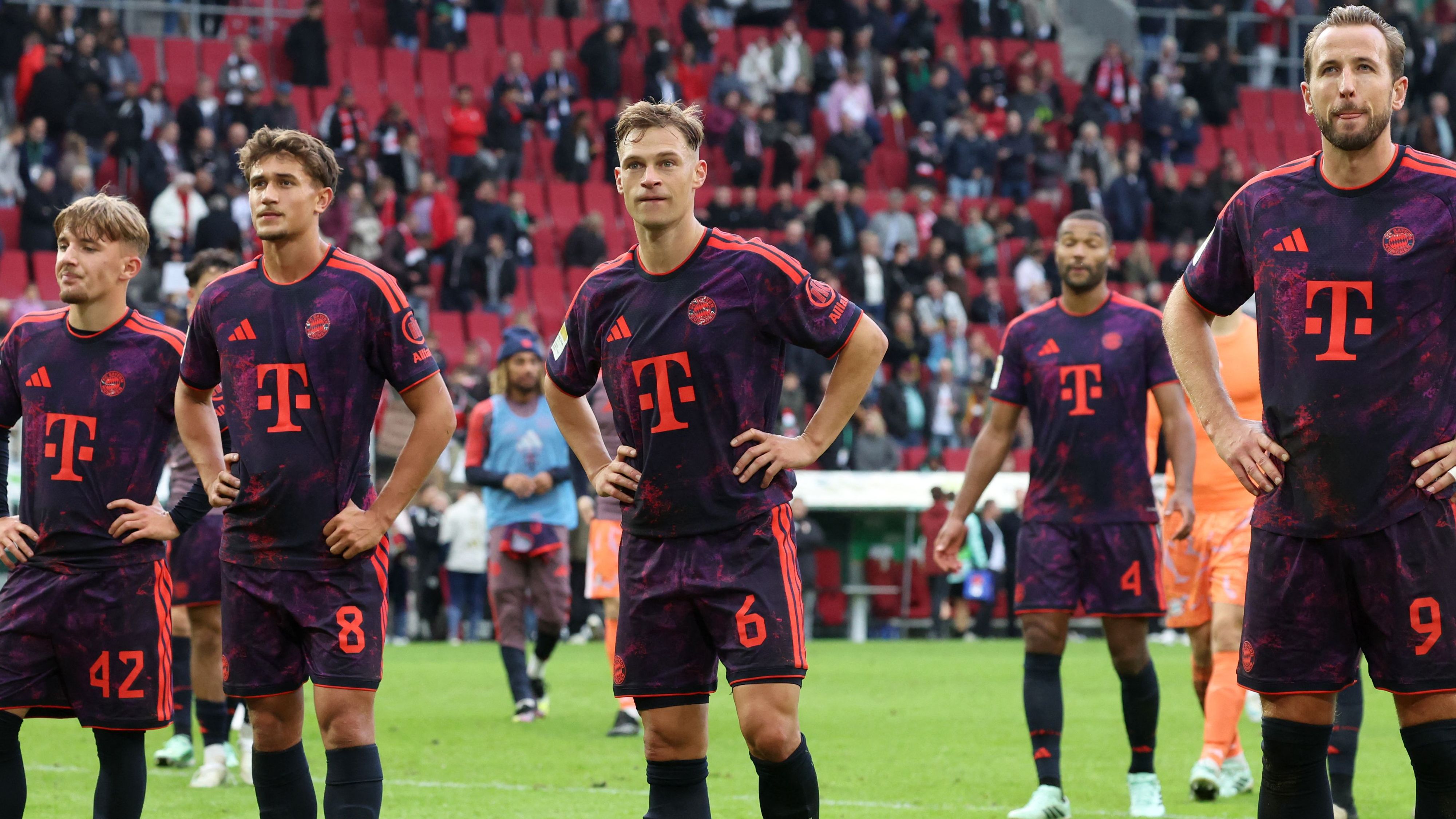 FBL-GER-BUNDESLIGA-AUGSBURG-BAYERN MUNICH