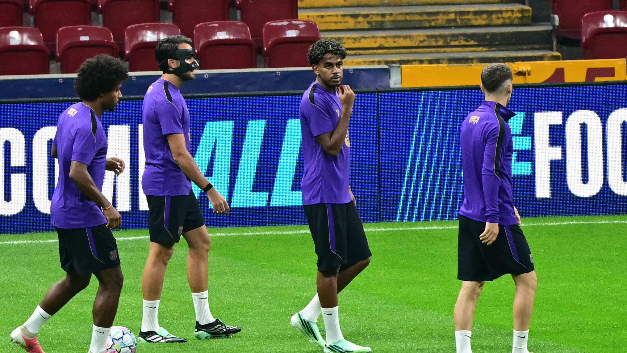 FBL-EUR-C1-BARCELONA-TRAINING
