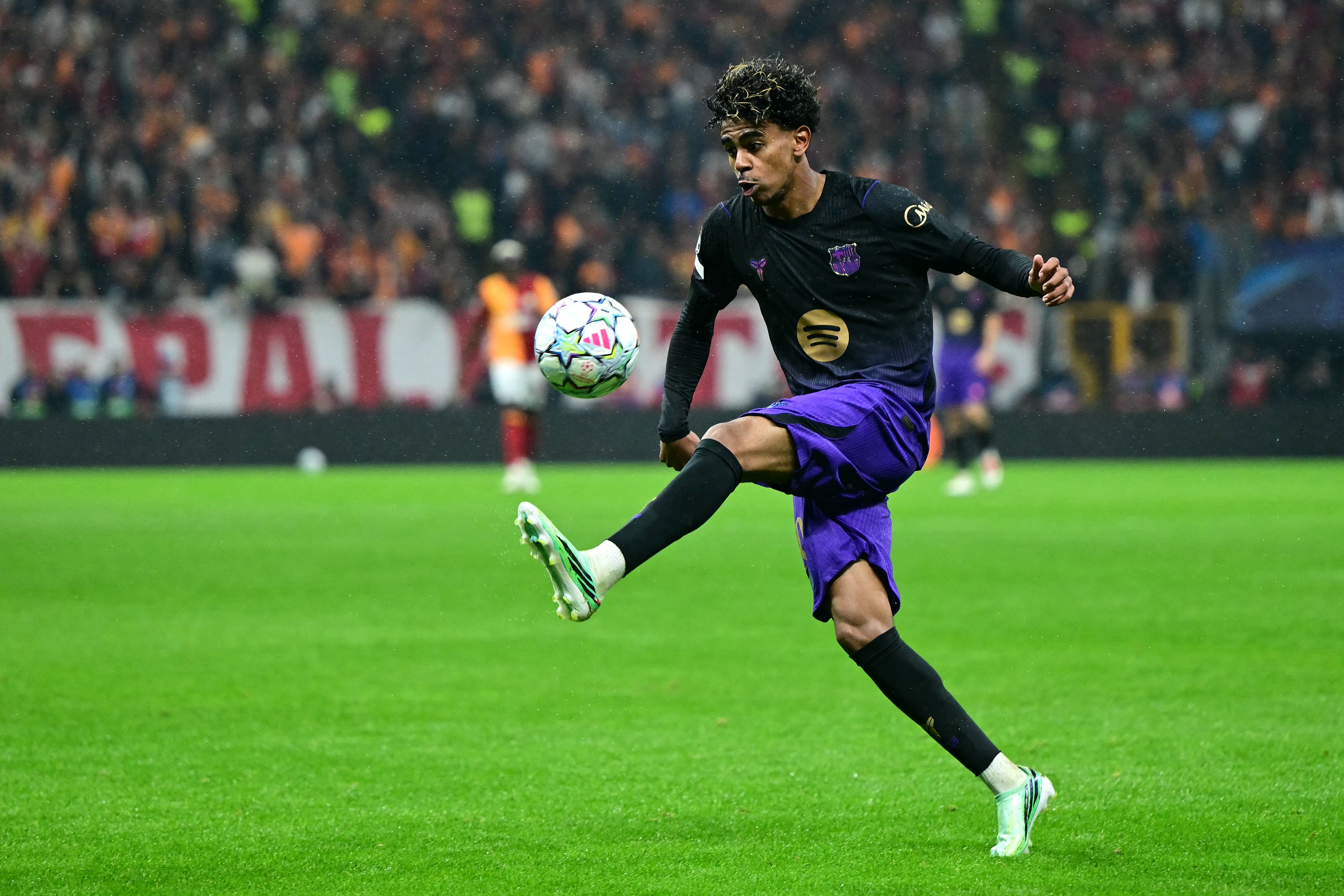 FBL-EUR-C1-GALATASARAY-BARCELONA