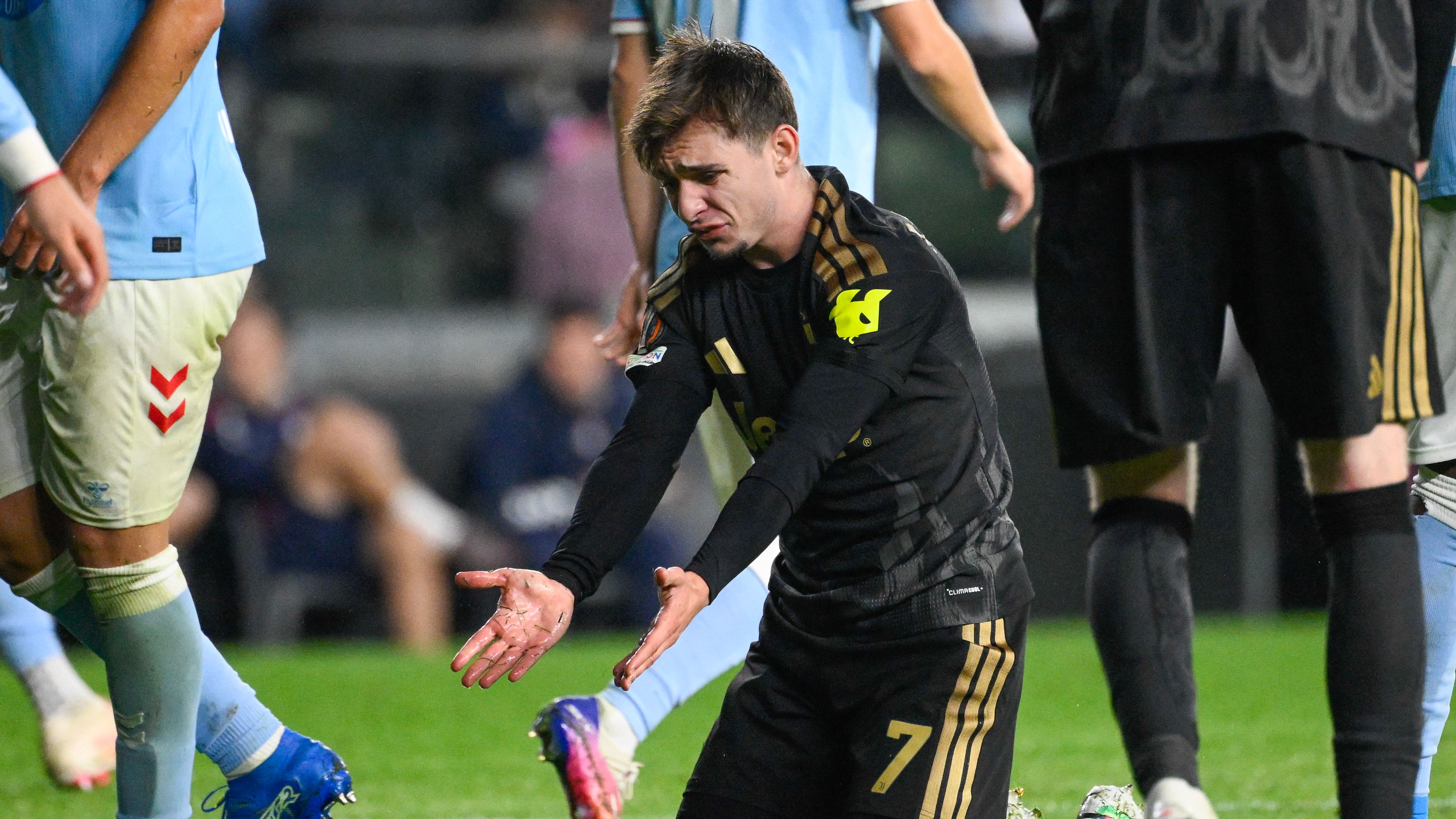 FBL-EUR-C3-CELTA-JUVENTUS