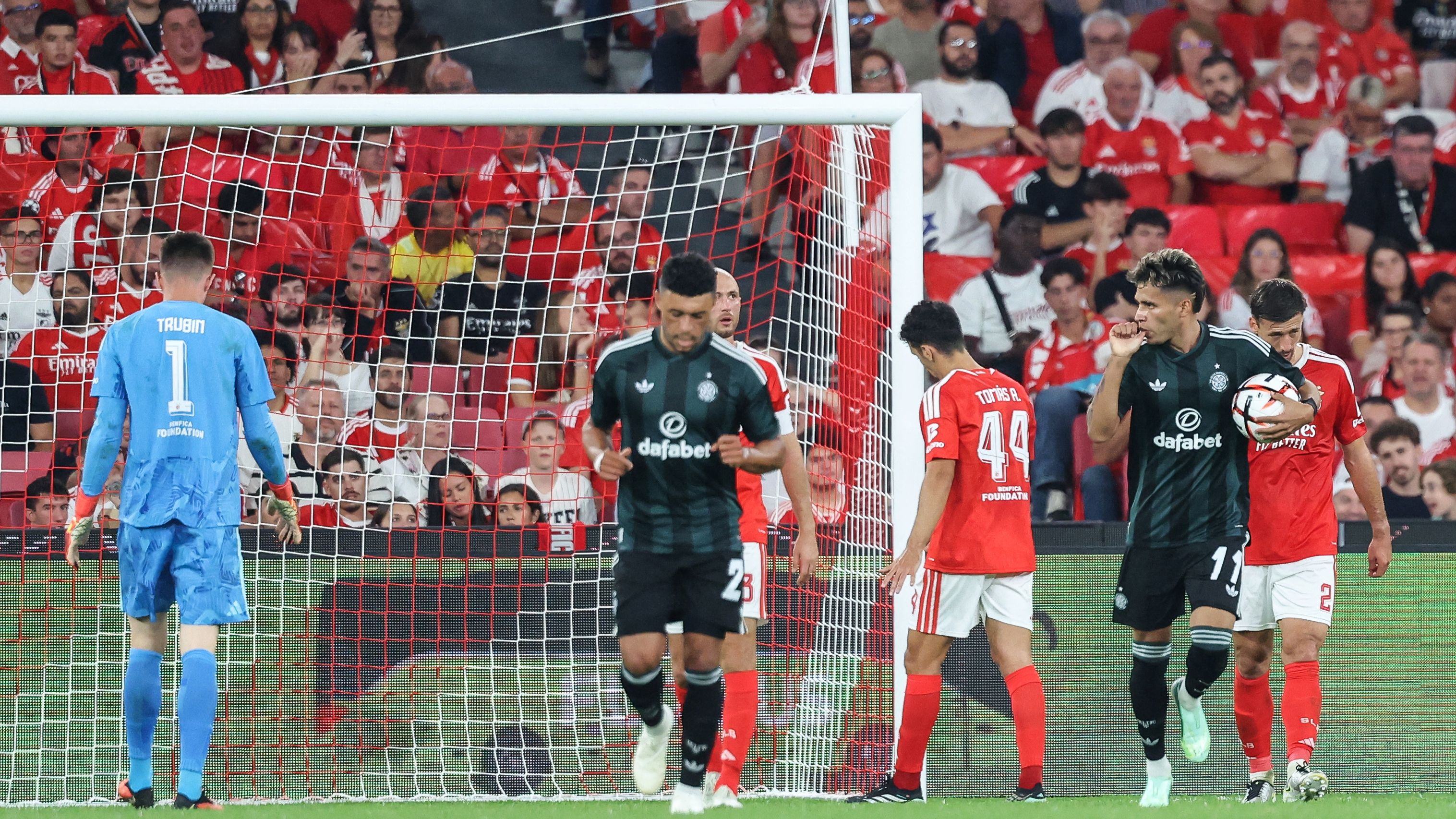 FBL-EUR-C3-BENFICA-CELTIC