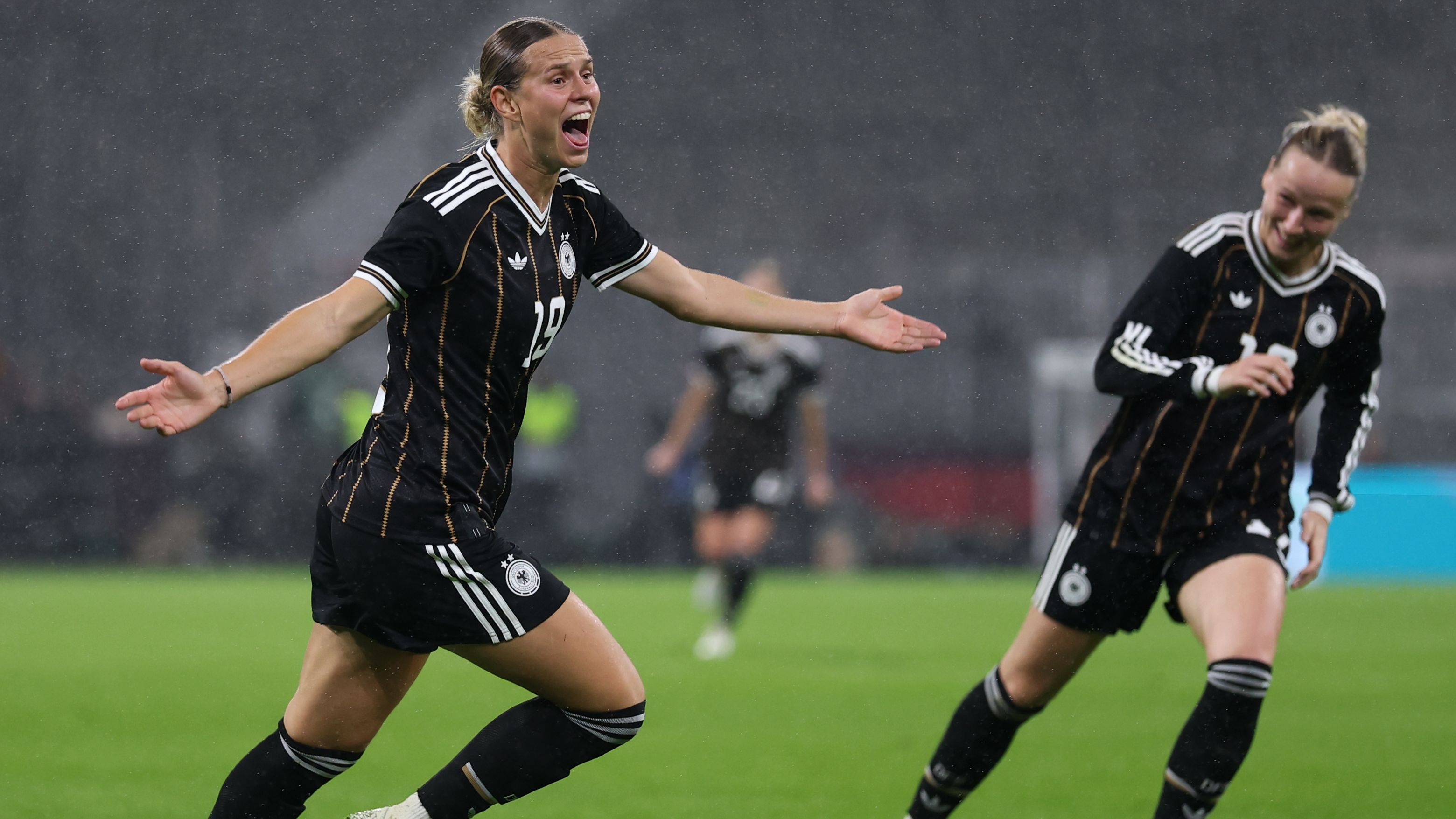 Germany v Japan - Women's International Friendly
