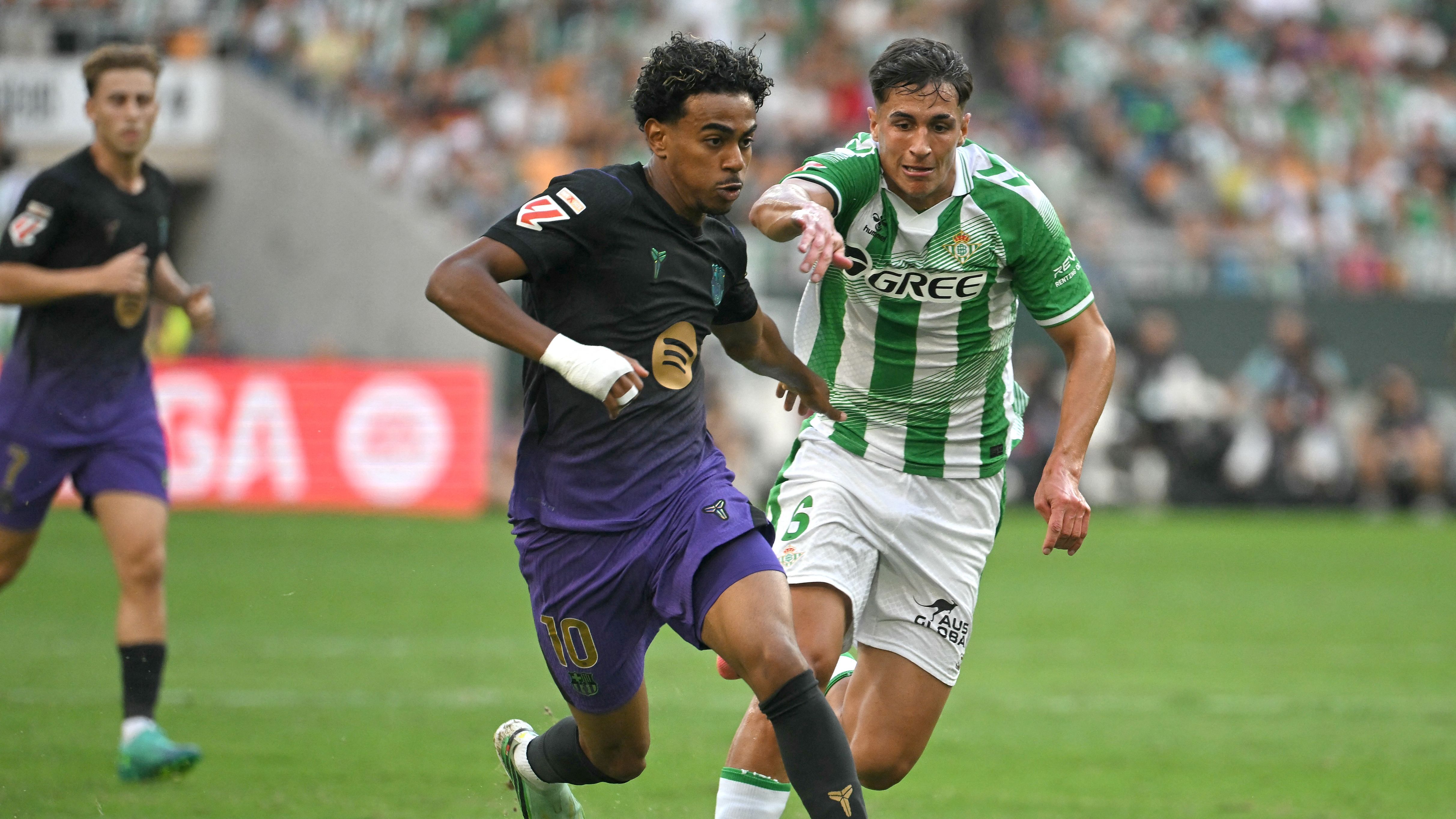 FBL-ESP-LIGA-BETIS-BARCELONA