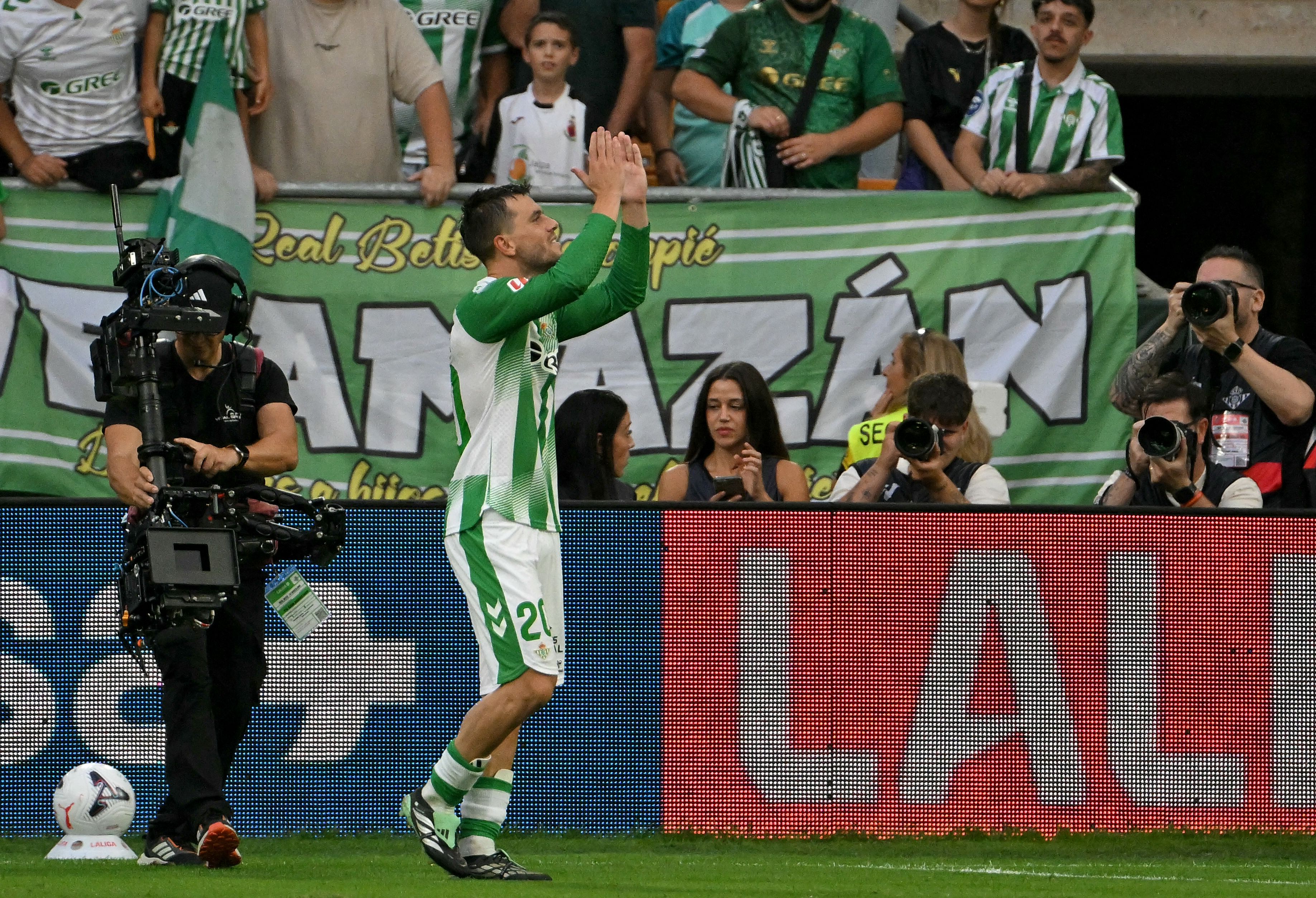 FBL-ESP-LIGA-BETIS-BARCELONA