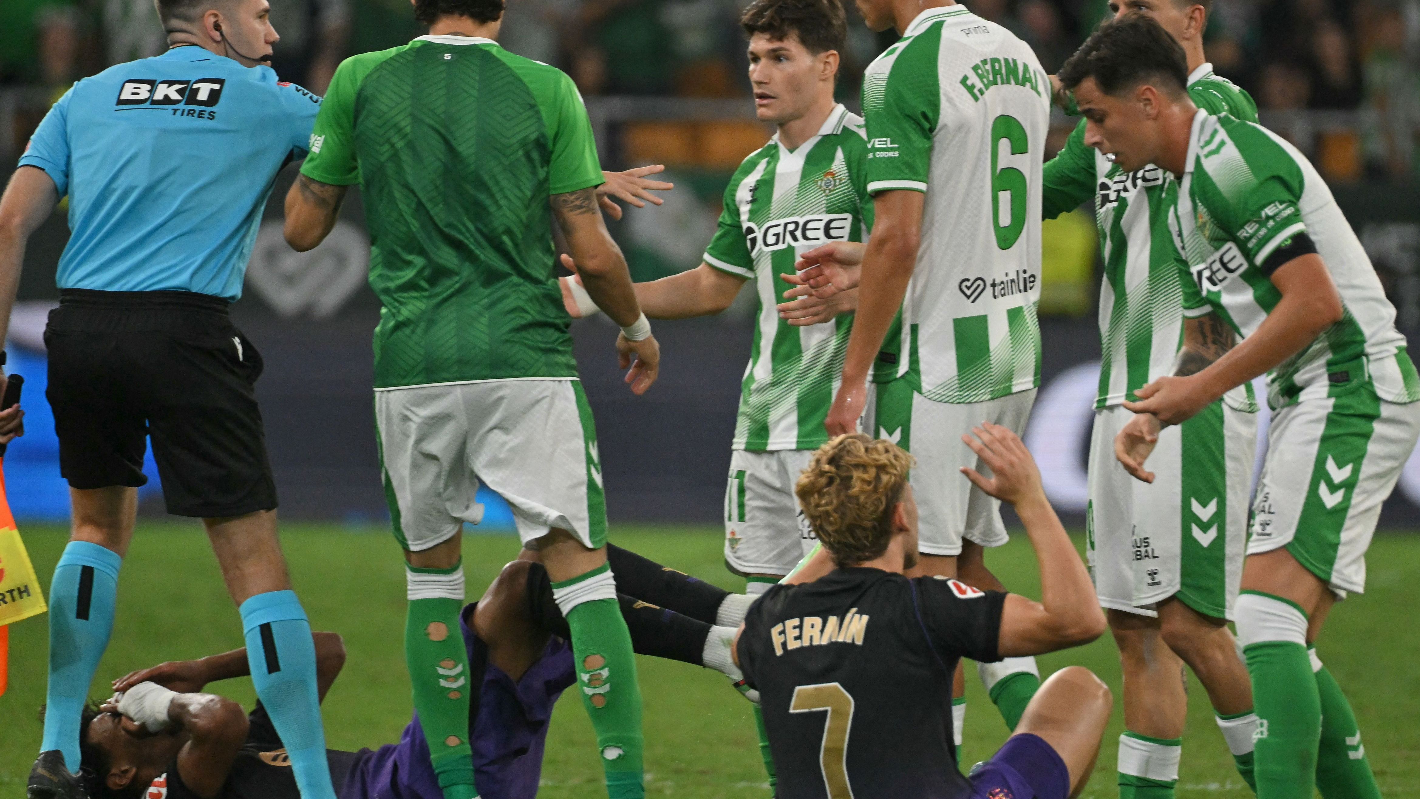 FBL-ESP-LIGA-BETIS-BARCELONA
