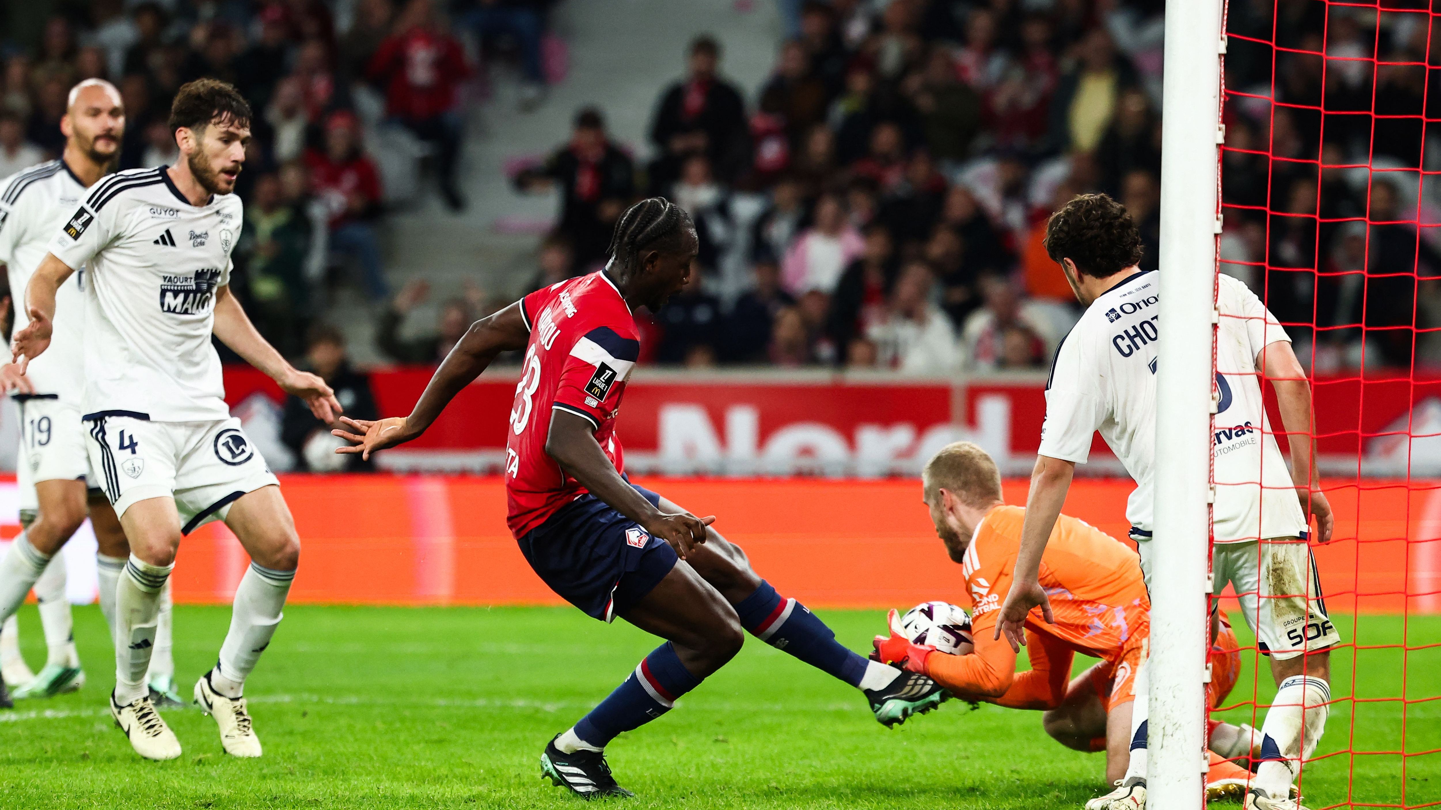 FBL-FRA-LIGUE1-LILLE-BREST