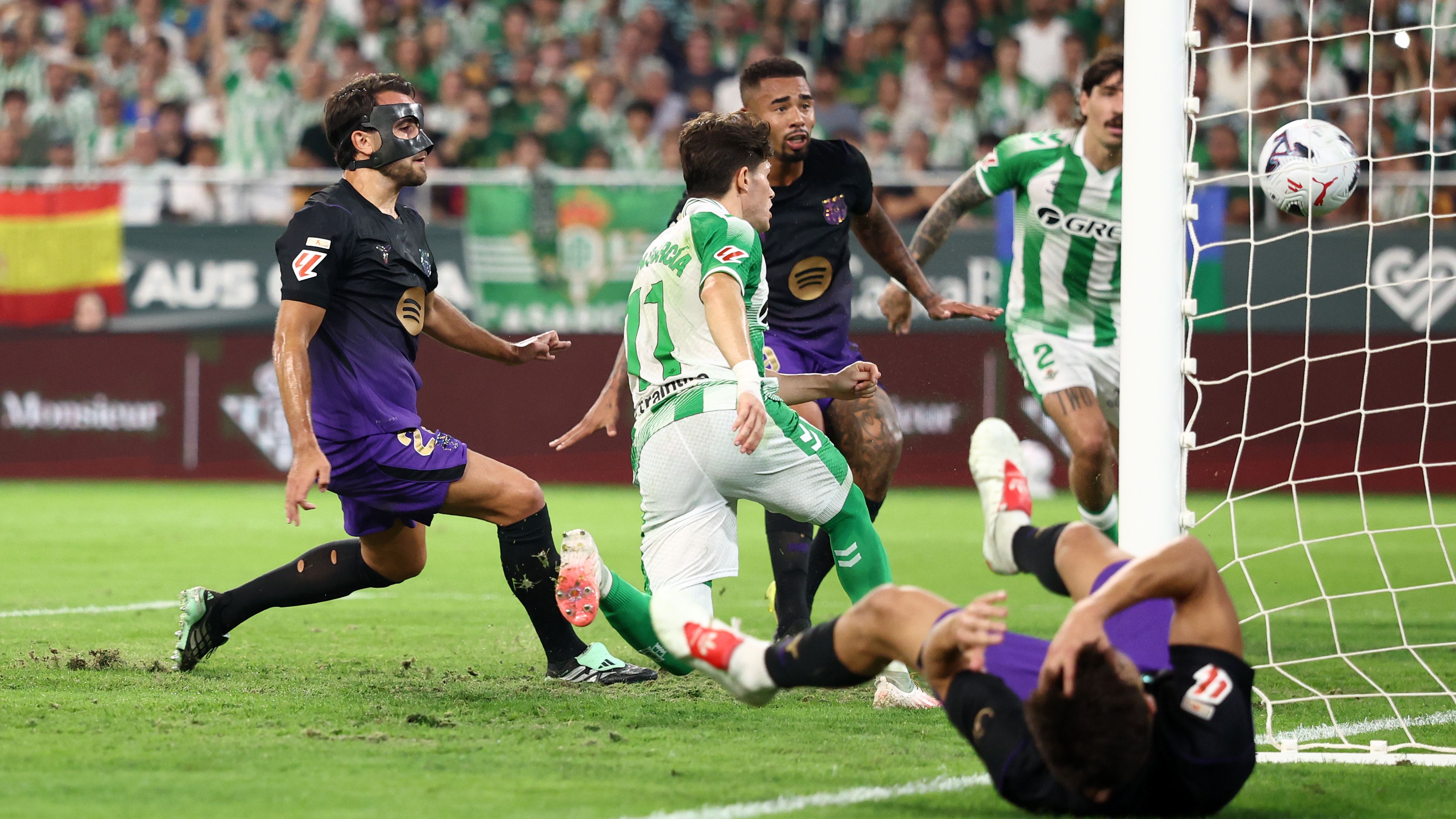 Real Betis Balompie v FC Barcelona - LaLiga EA Sports 2026/27