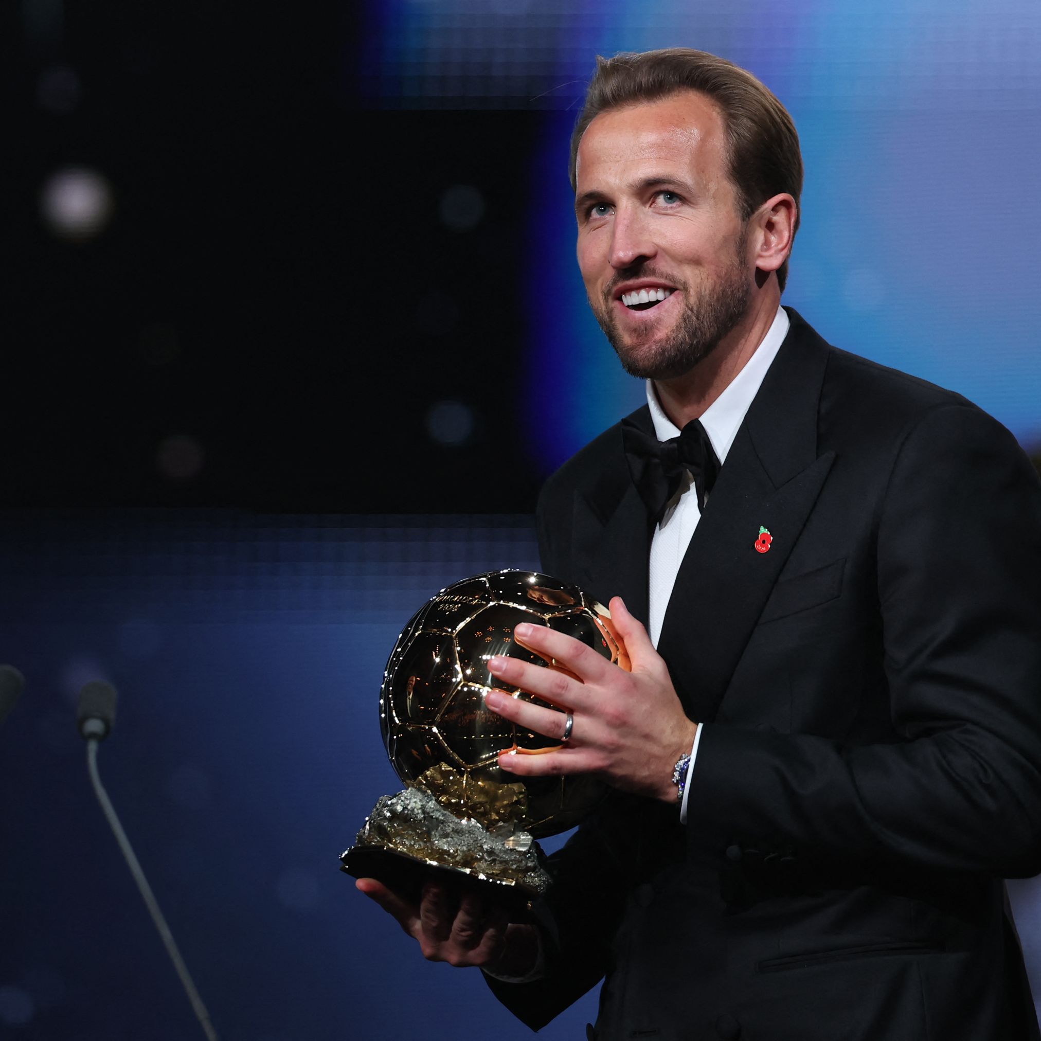 TOPSHOT-FBL-AWARD-BALLON D'OR-2026