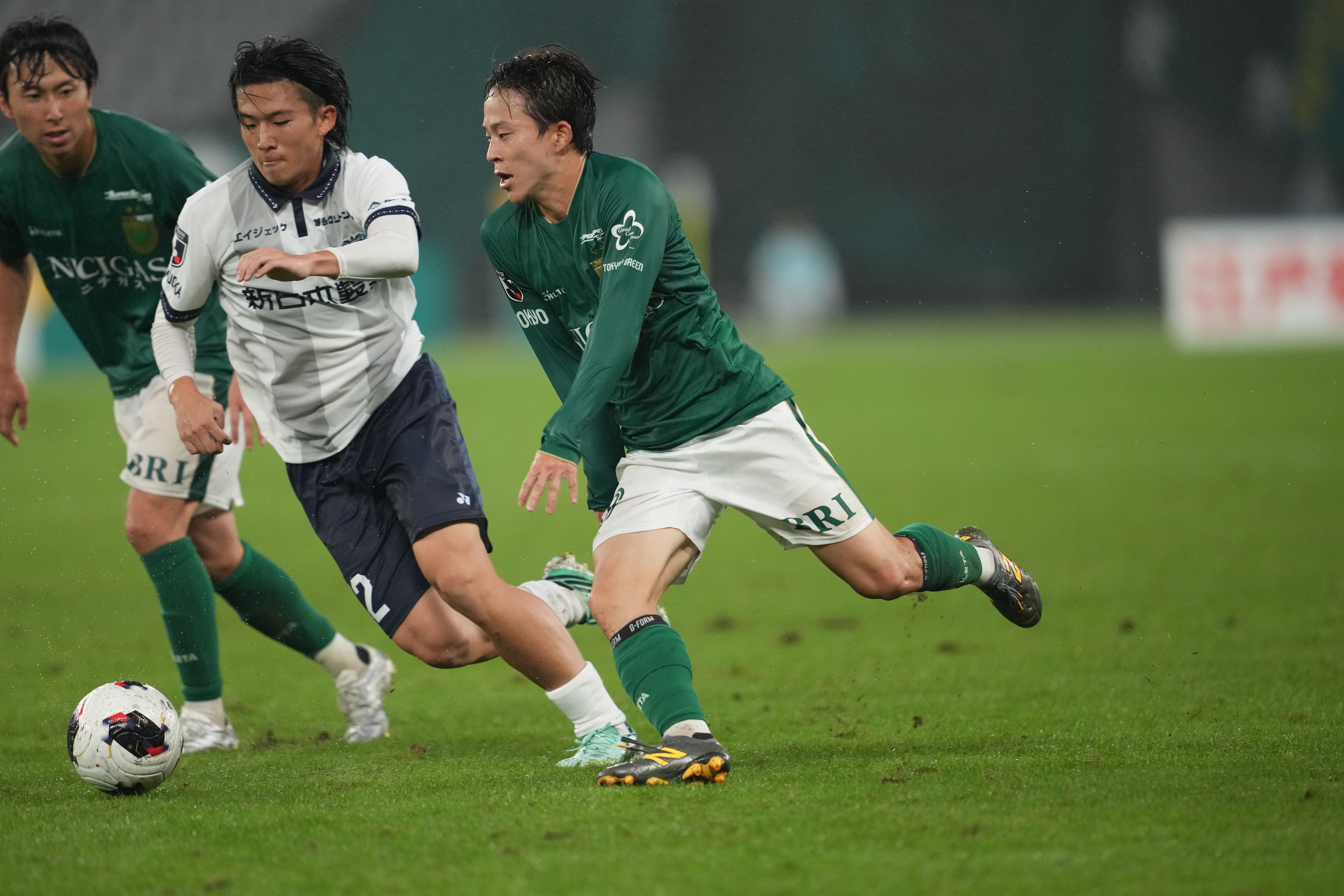 Tokyo Verdy v Avispa Fukuoka - J.LEAGUE MEIJI YASUDA J1