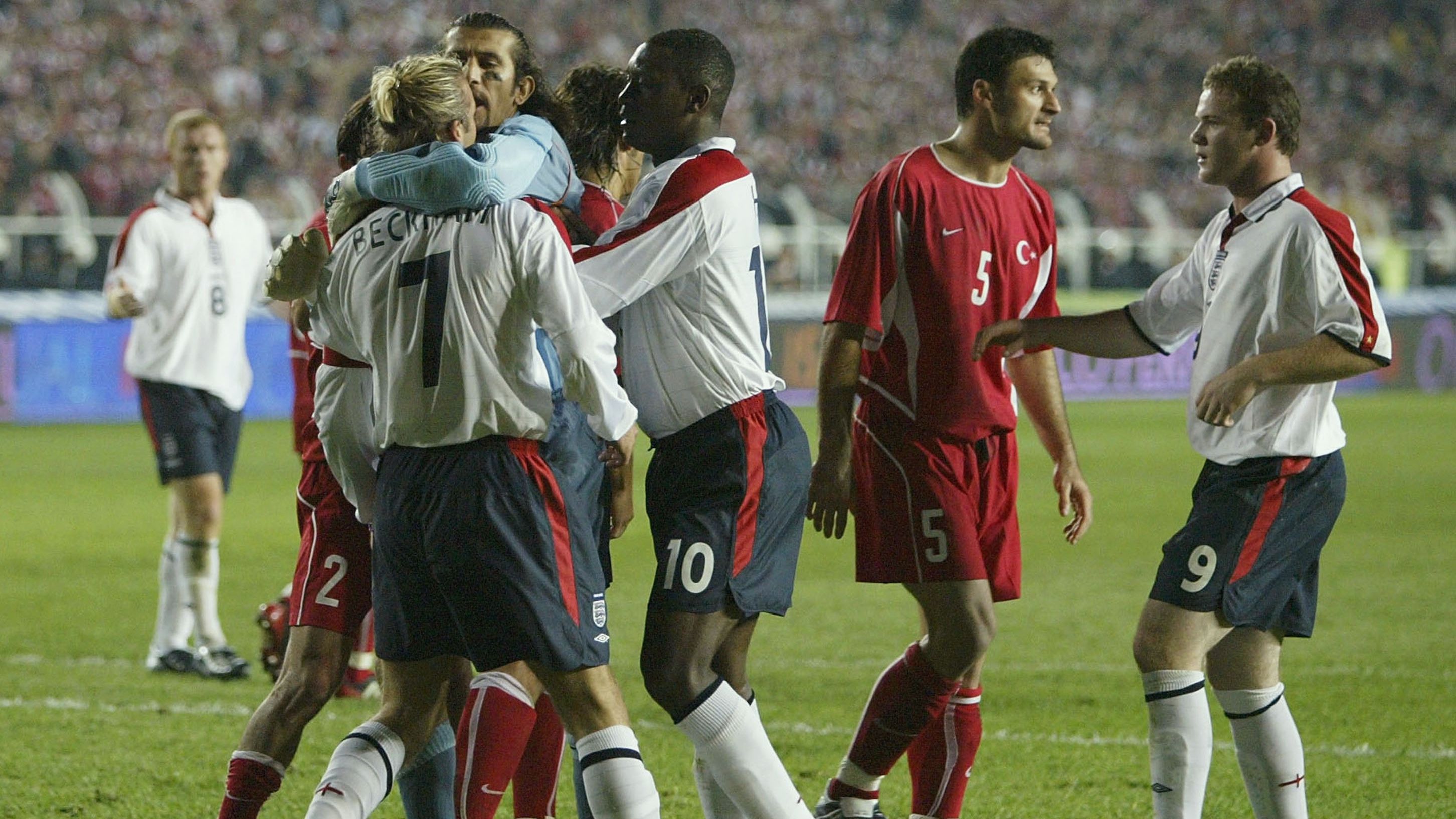 David Beckham is surrounded by Turkey players
