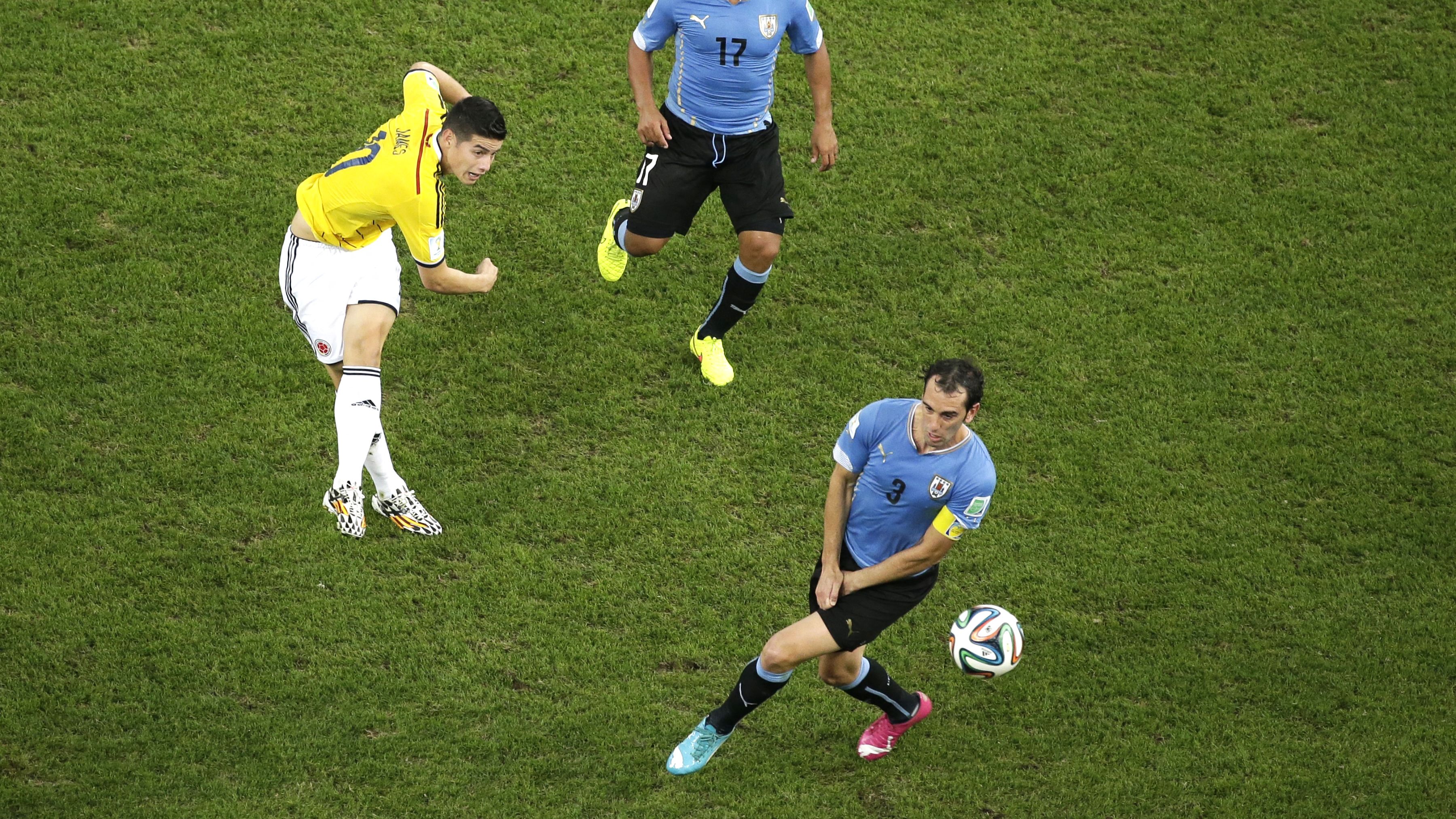 TOPSHOT-FBL-WC-2014-MATCH50-COL-URU
