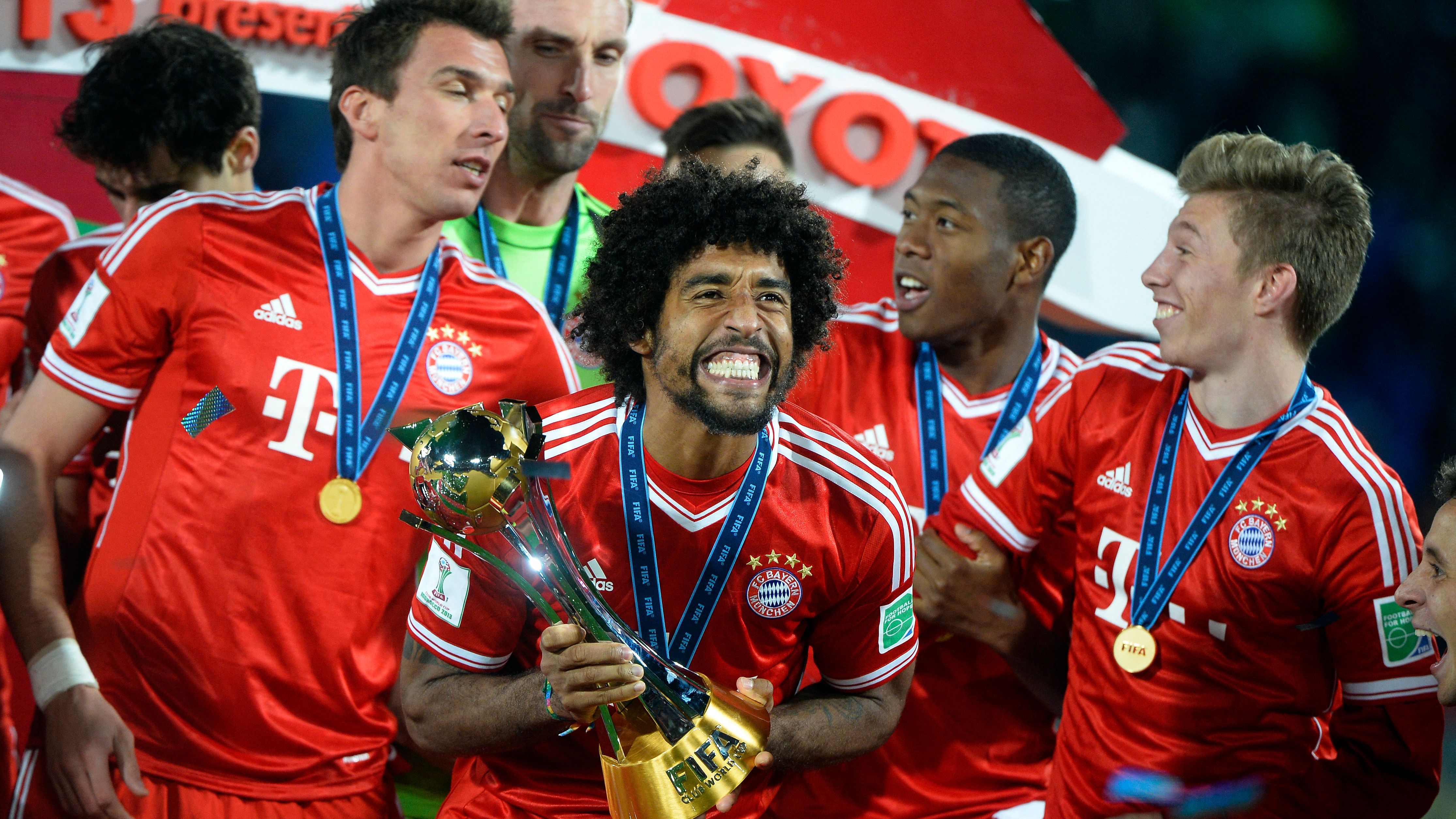 TOPSHOT-FBL-WCLUB-2013-BAYERN MUNICH-RAJA CASABLANCA