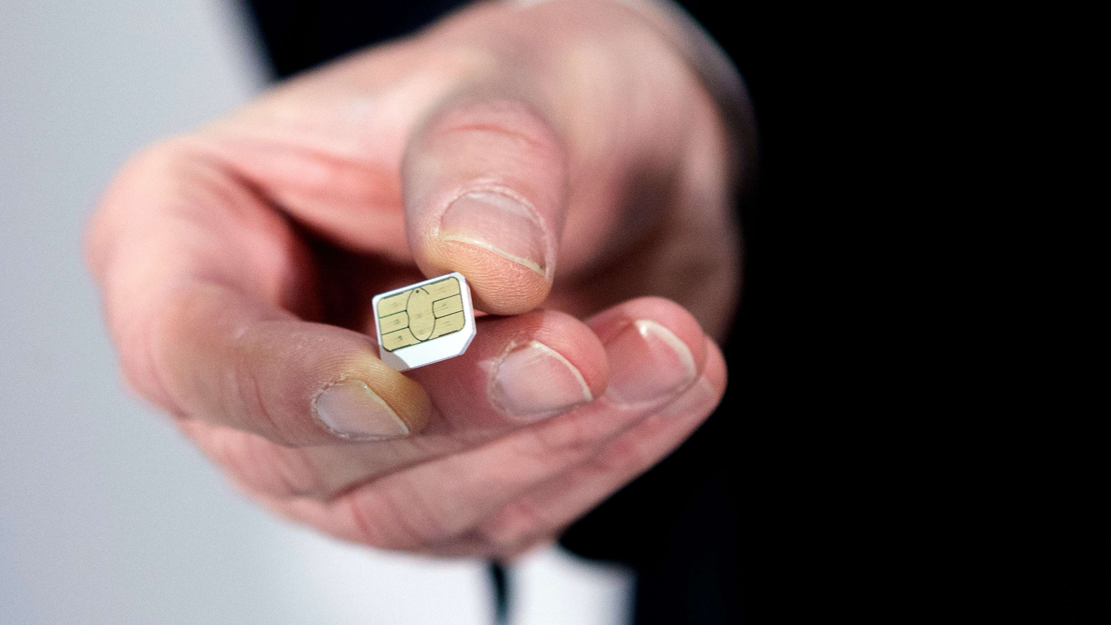 FRANCE-US-BRITAIN-INTELLIGENCE-IT-TELECOM