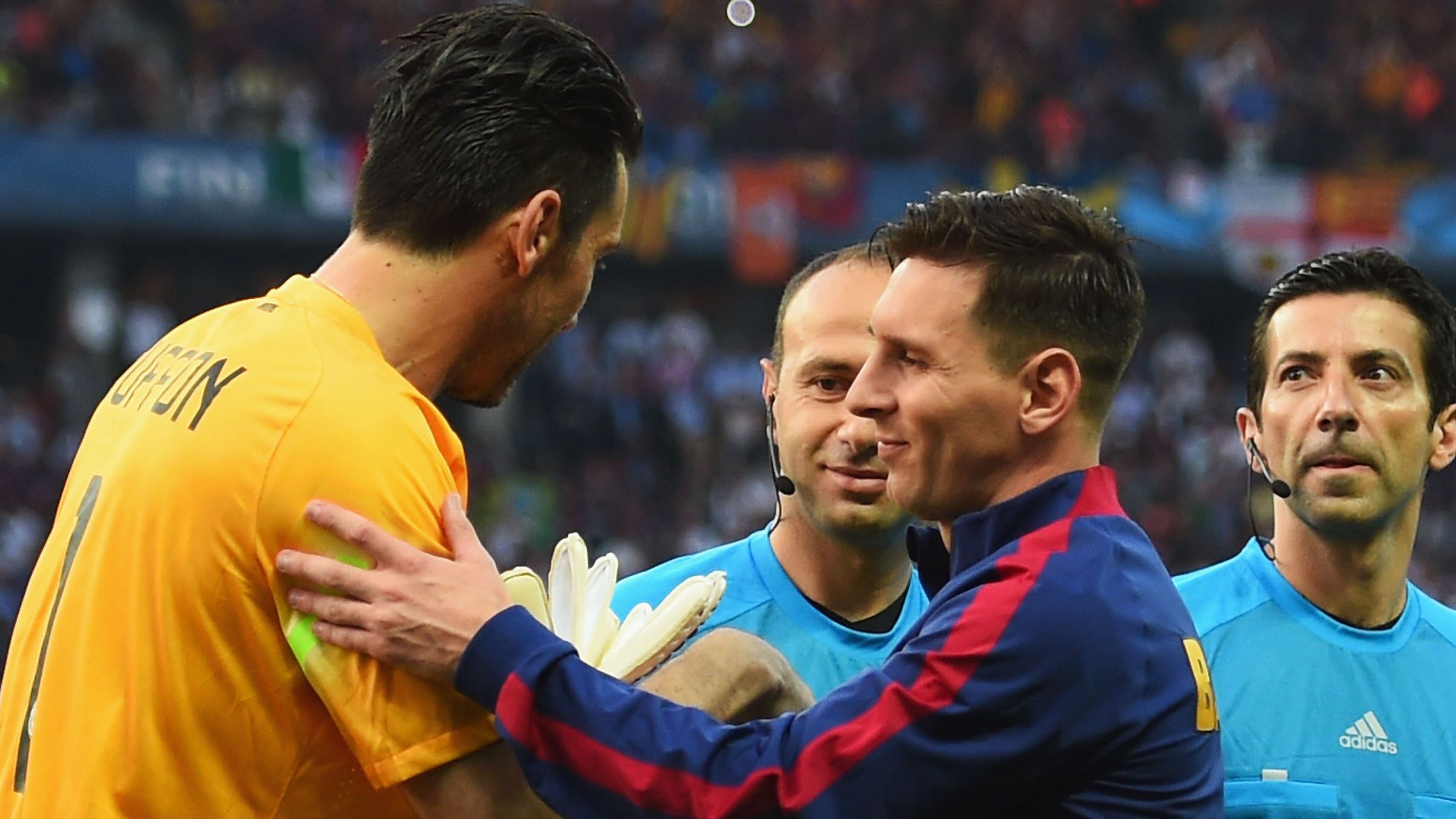 TERUNGKAP: Gianluigi Buffon Tolak Kesempatan Main Bareng Lionel Messi Di Barcelona