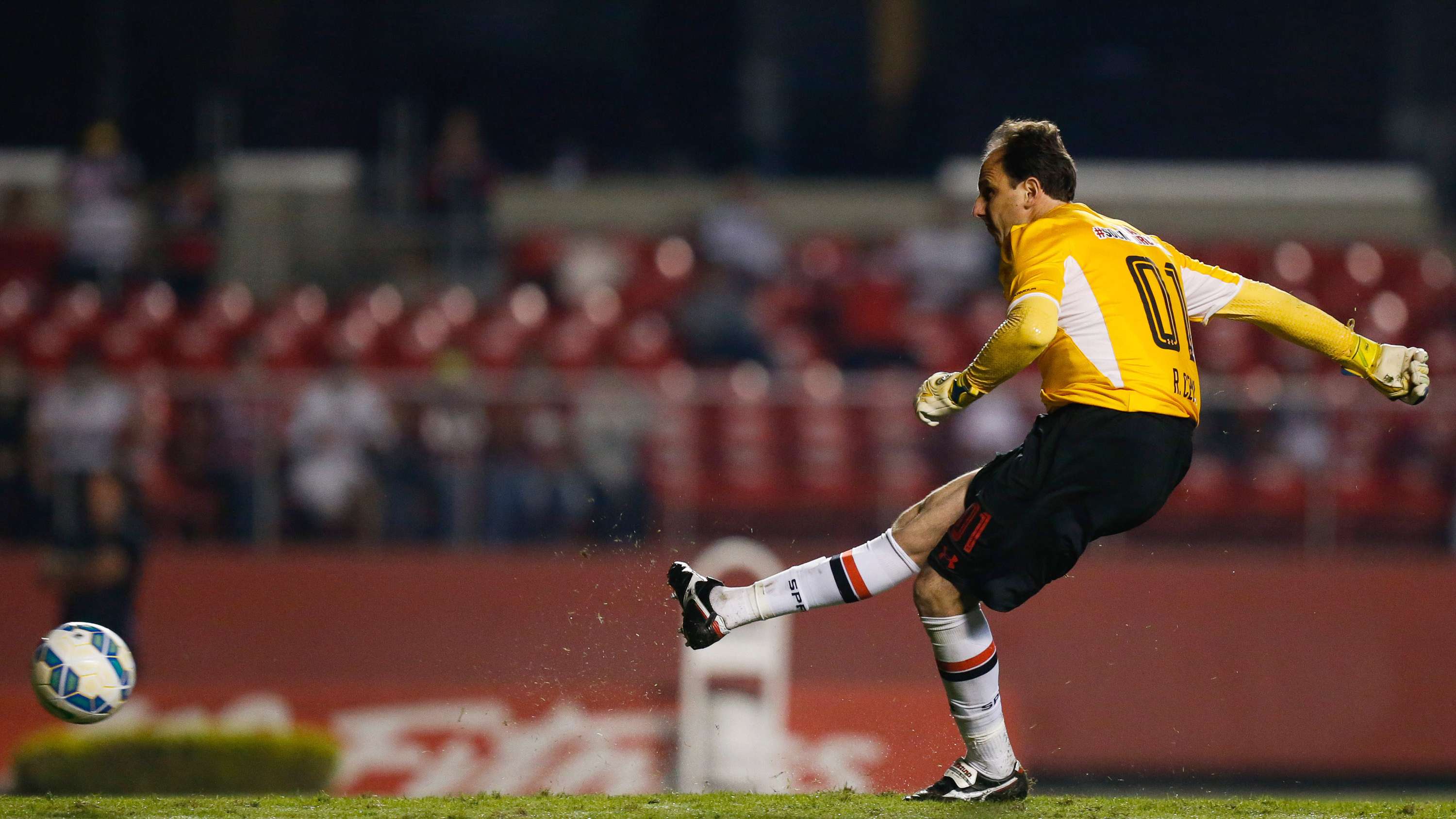Sao Paulo v Gremio - Brasileirao Series A 2015