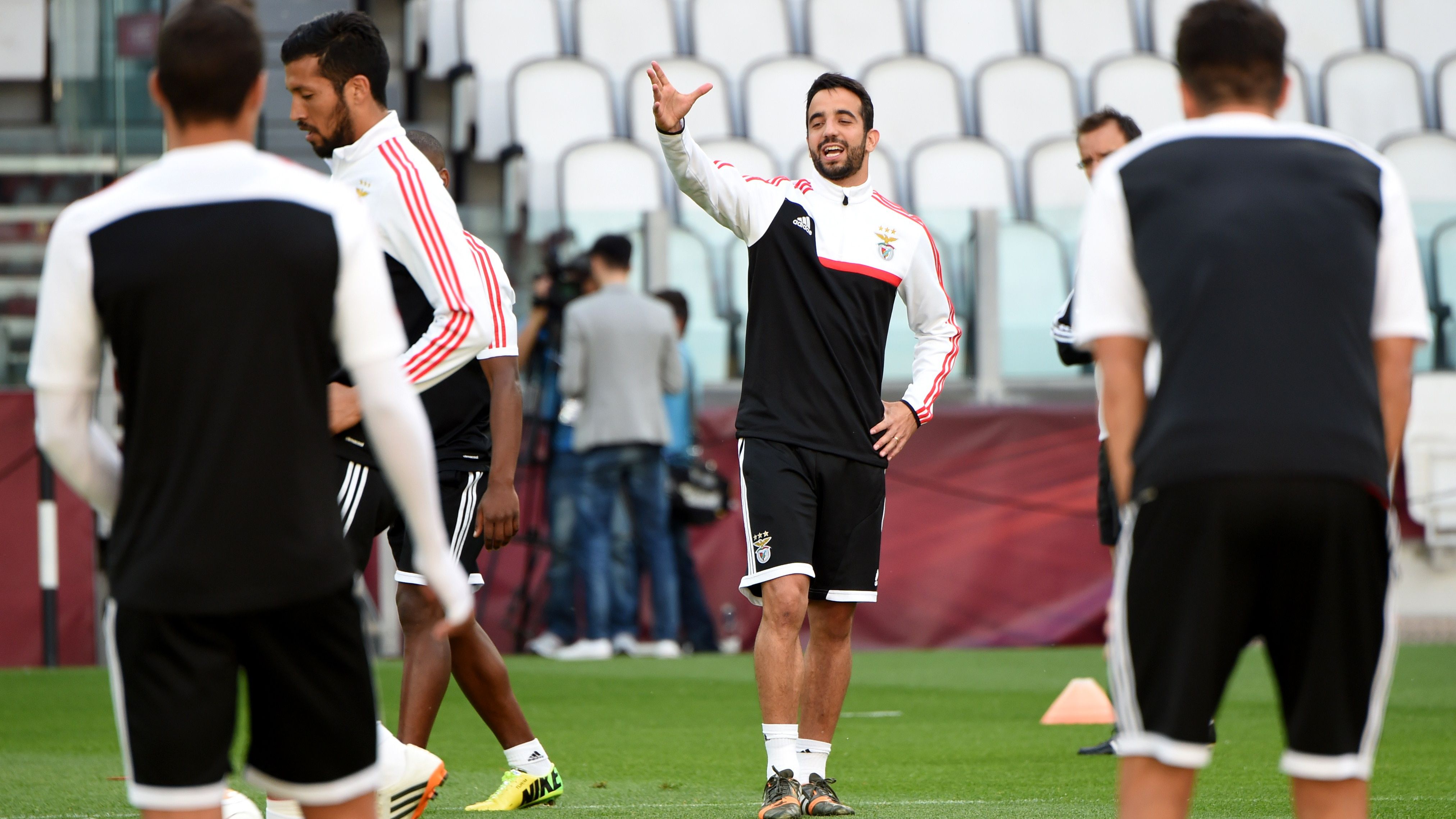 FBL-EUR-C3-BENFICA-TRAINING