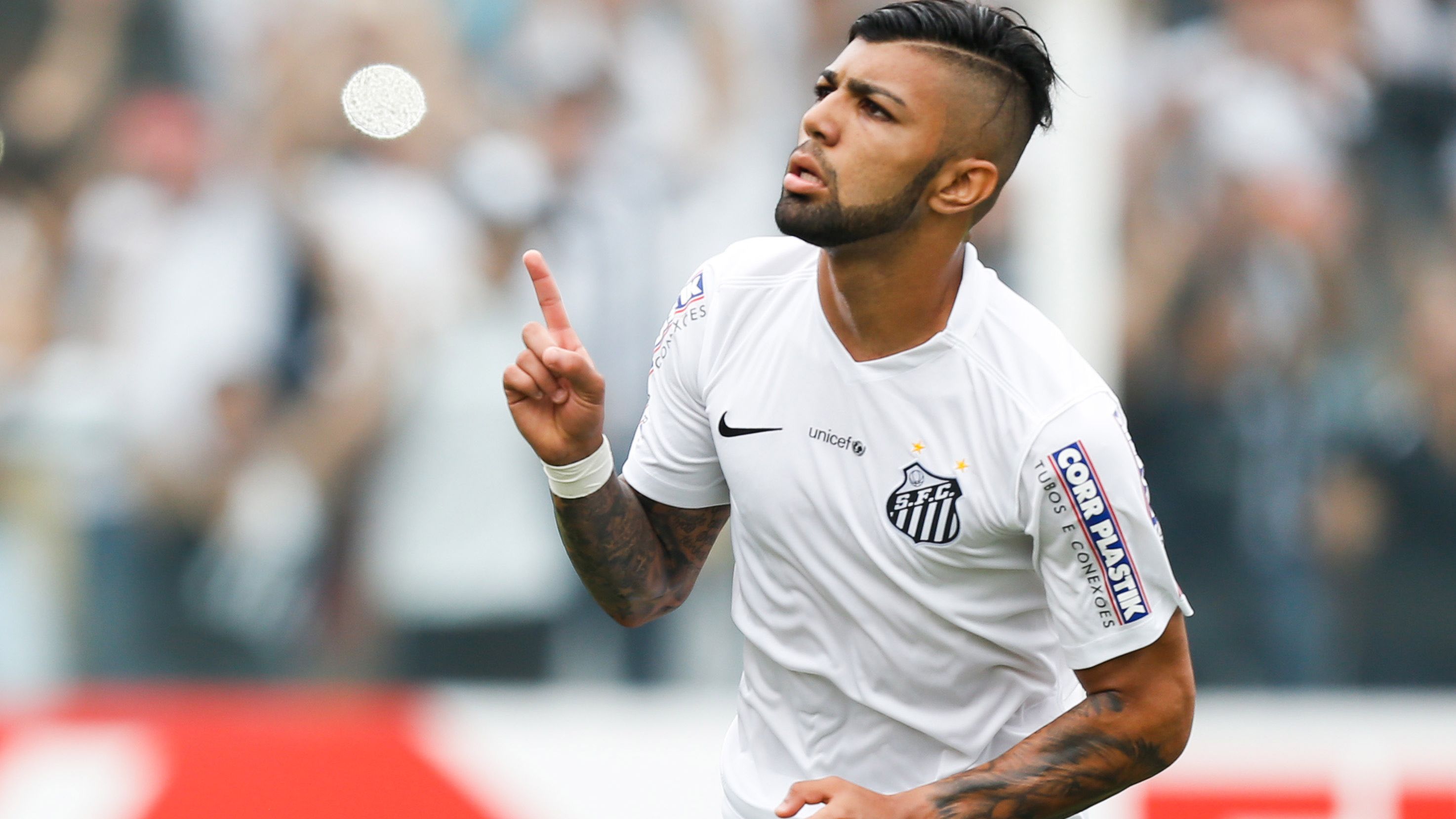 Santos v Internacional - Brasileirao Series A 2015