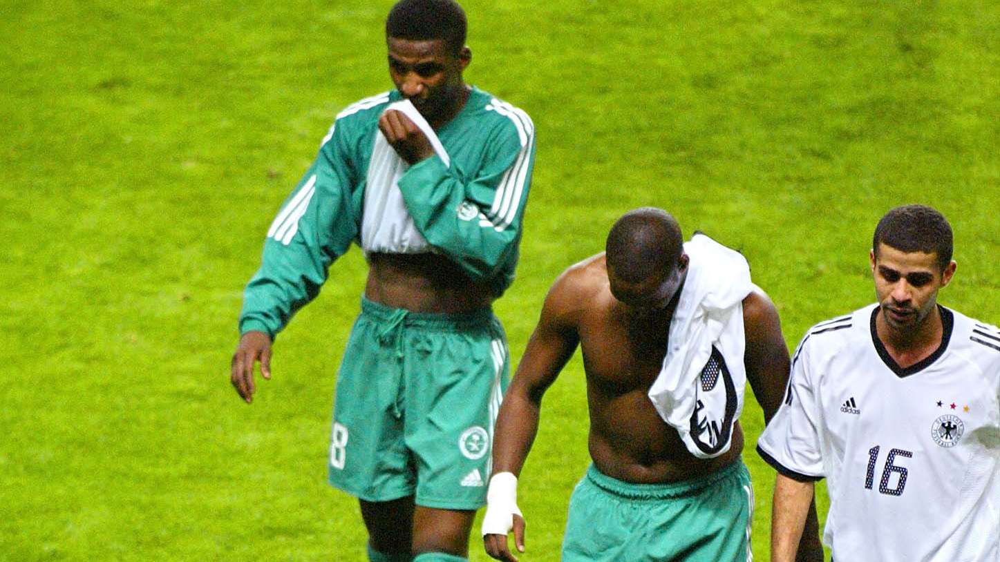 (From L-R, background) Saudi Arabia's midfielder M