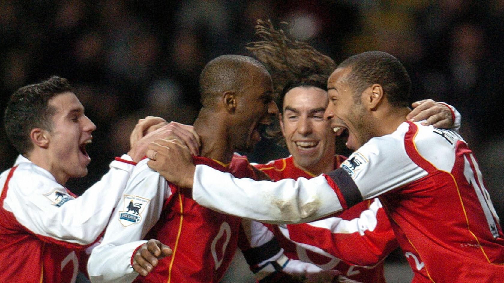 Arsenal's Patrick Vieira (2nd L) celebrat