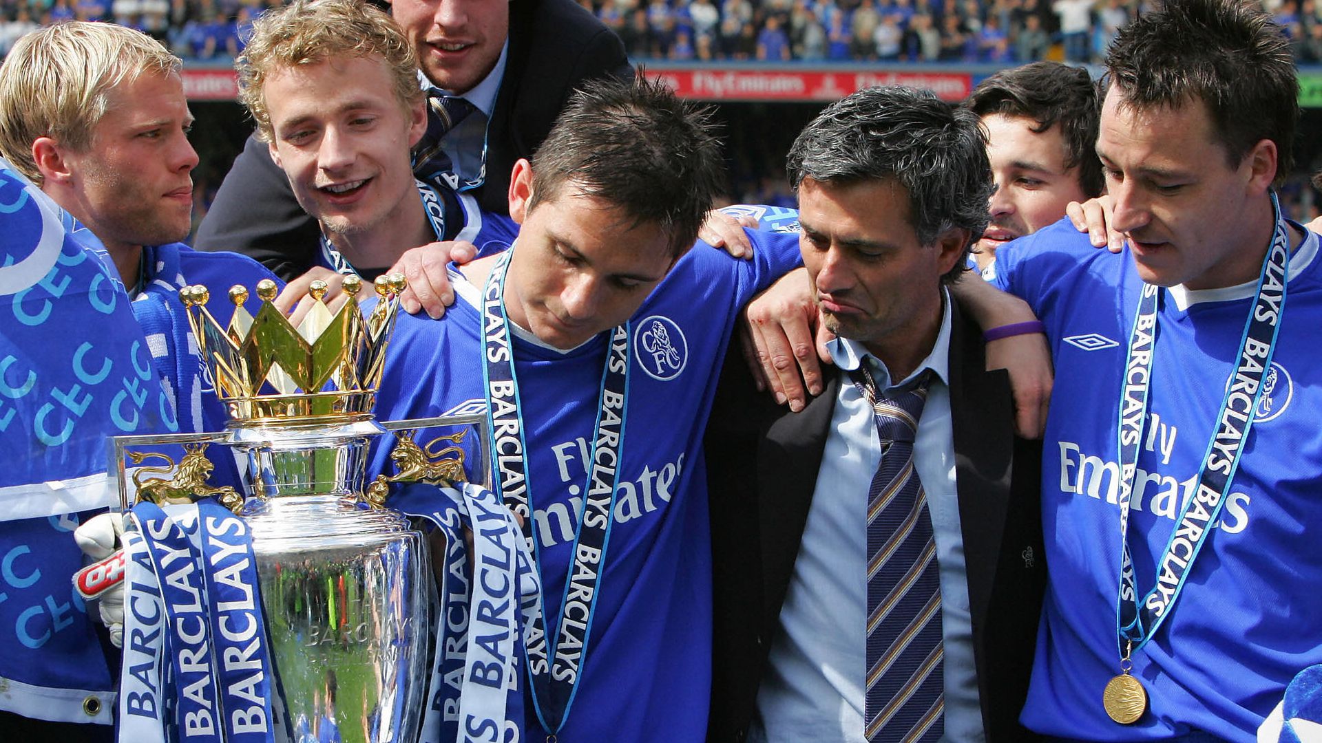 Chelsea players Petr Cech (L) John Terry