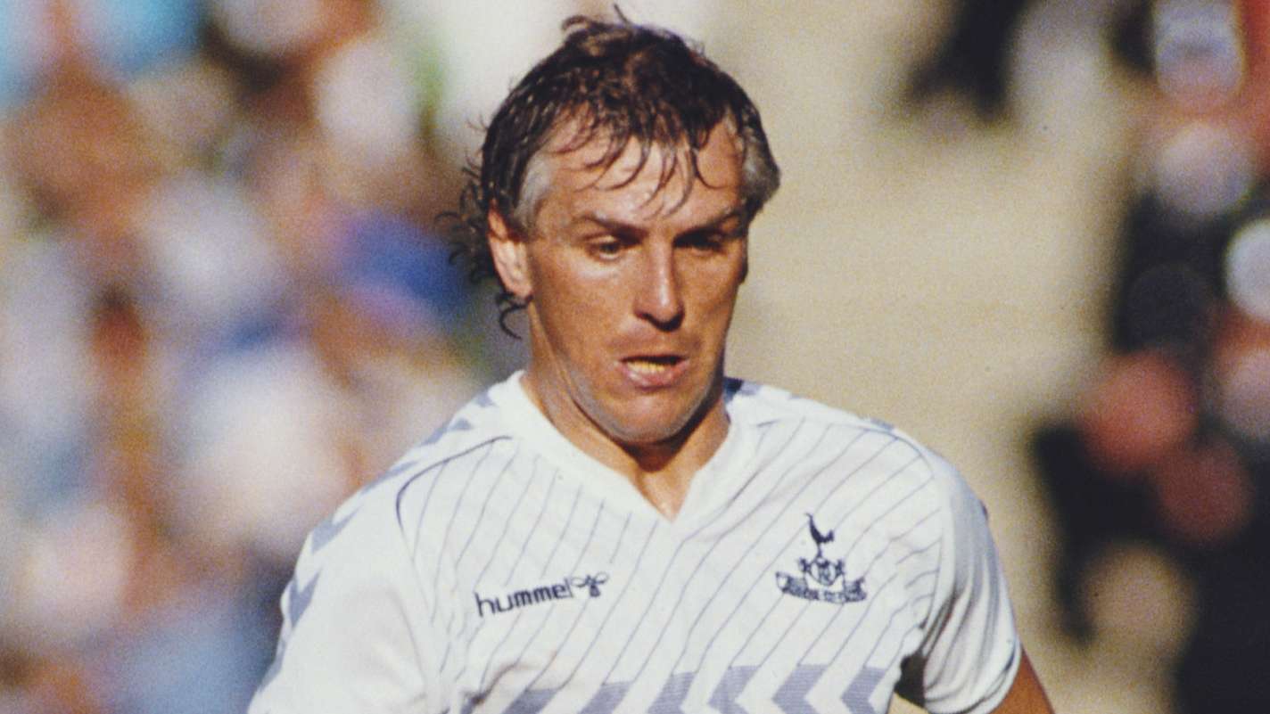 GettyImages-528143044 Tottenham and England legend Graham Roberts reveals prostate cancer diagnosis