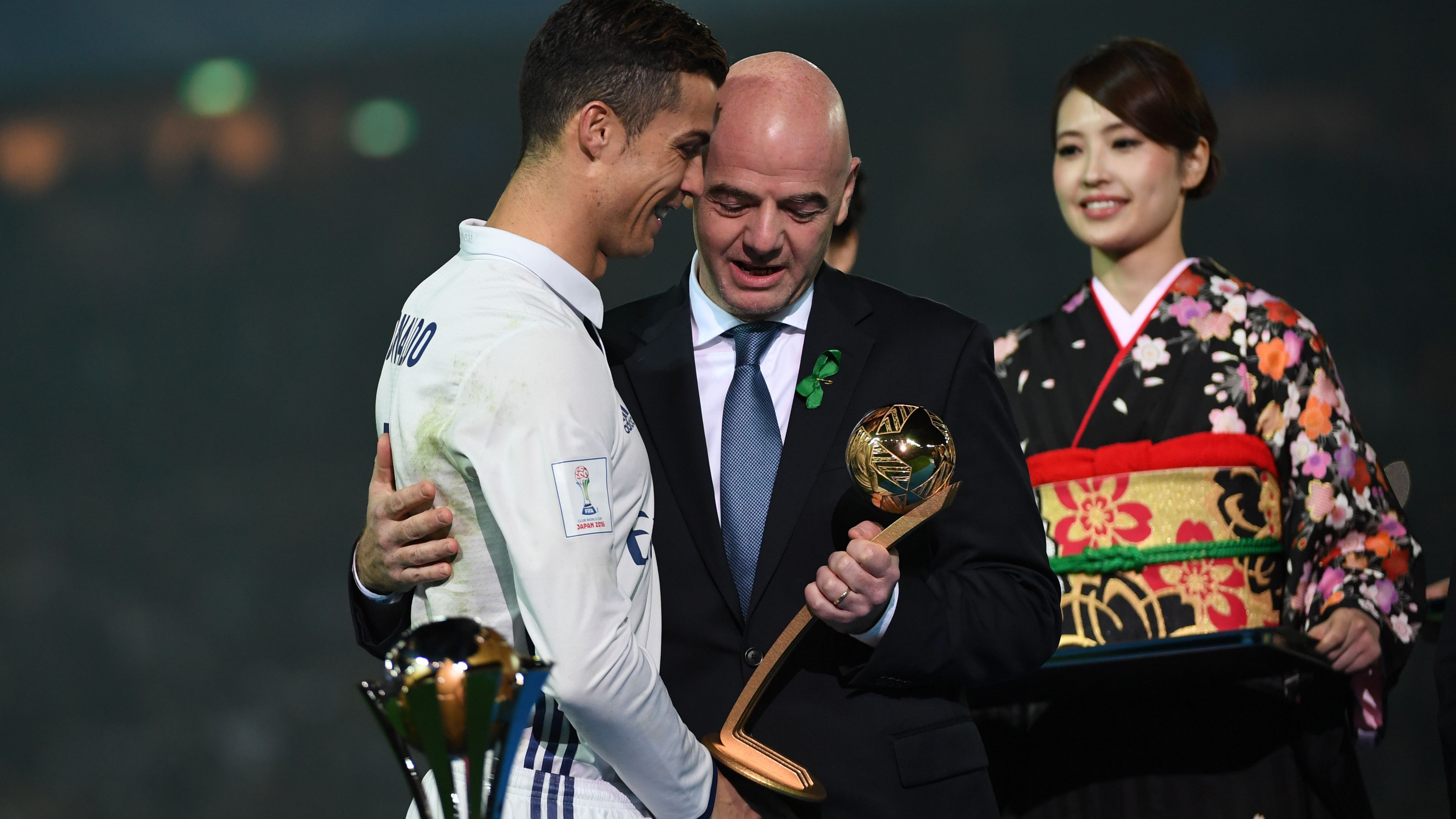 FBL-WCLUB-2016-KASHIMA ANTLERS-REAL MADRID