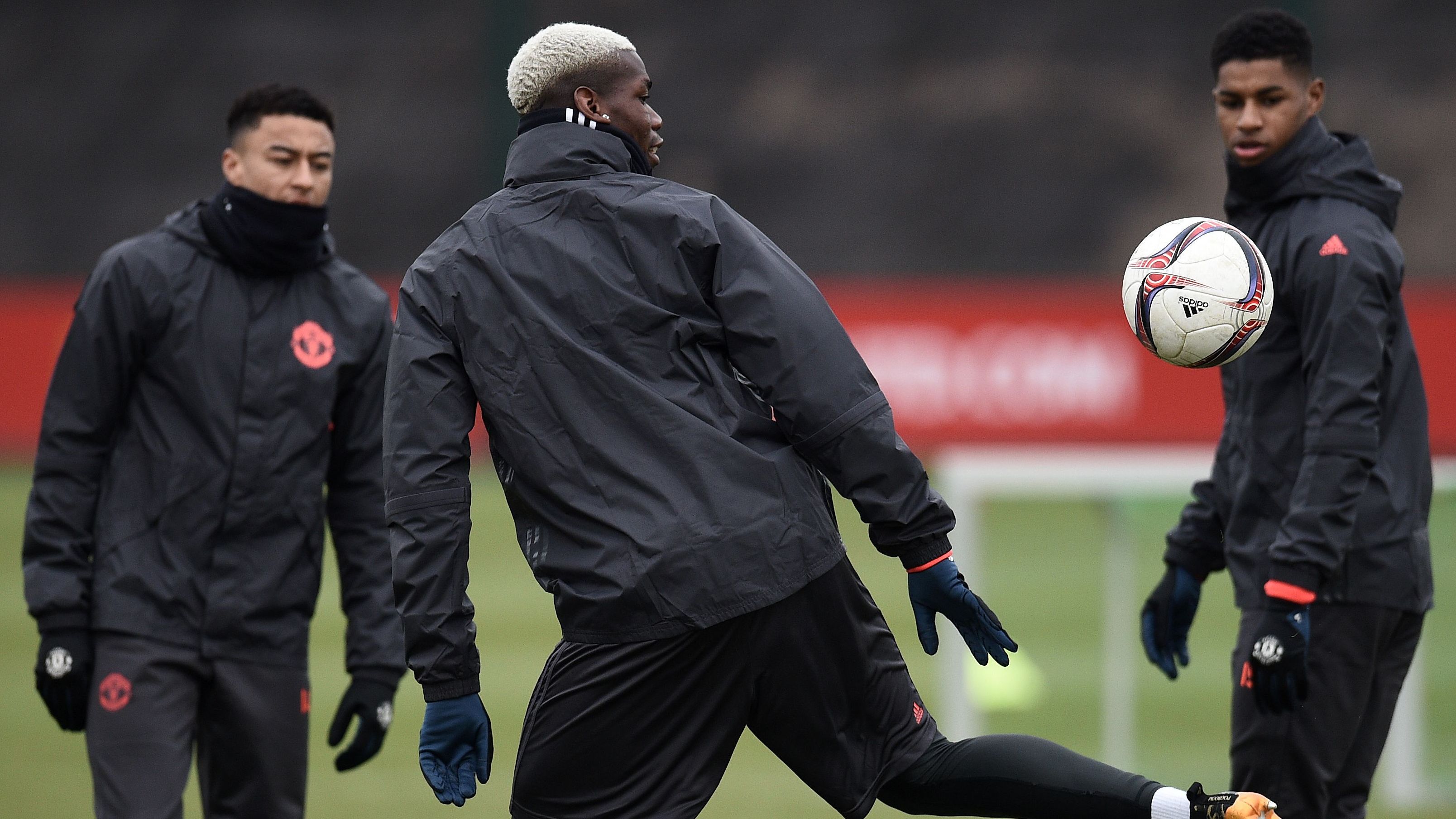 FBL-EUR-C3-MAN UTD-TRAINING