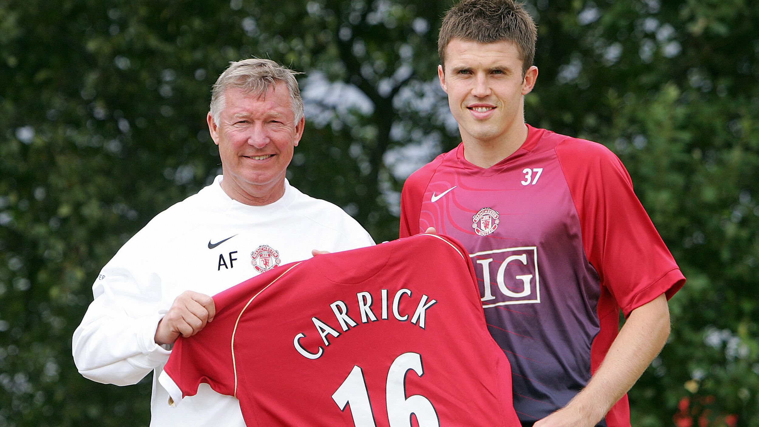 English soccer player Michael Carrick (R