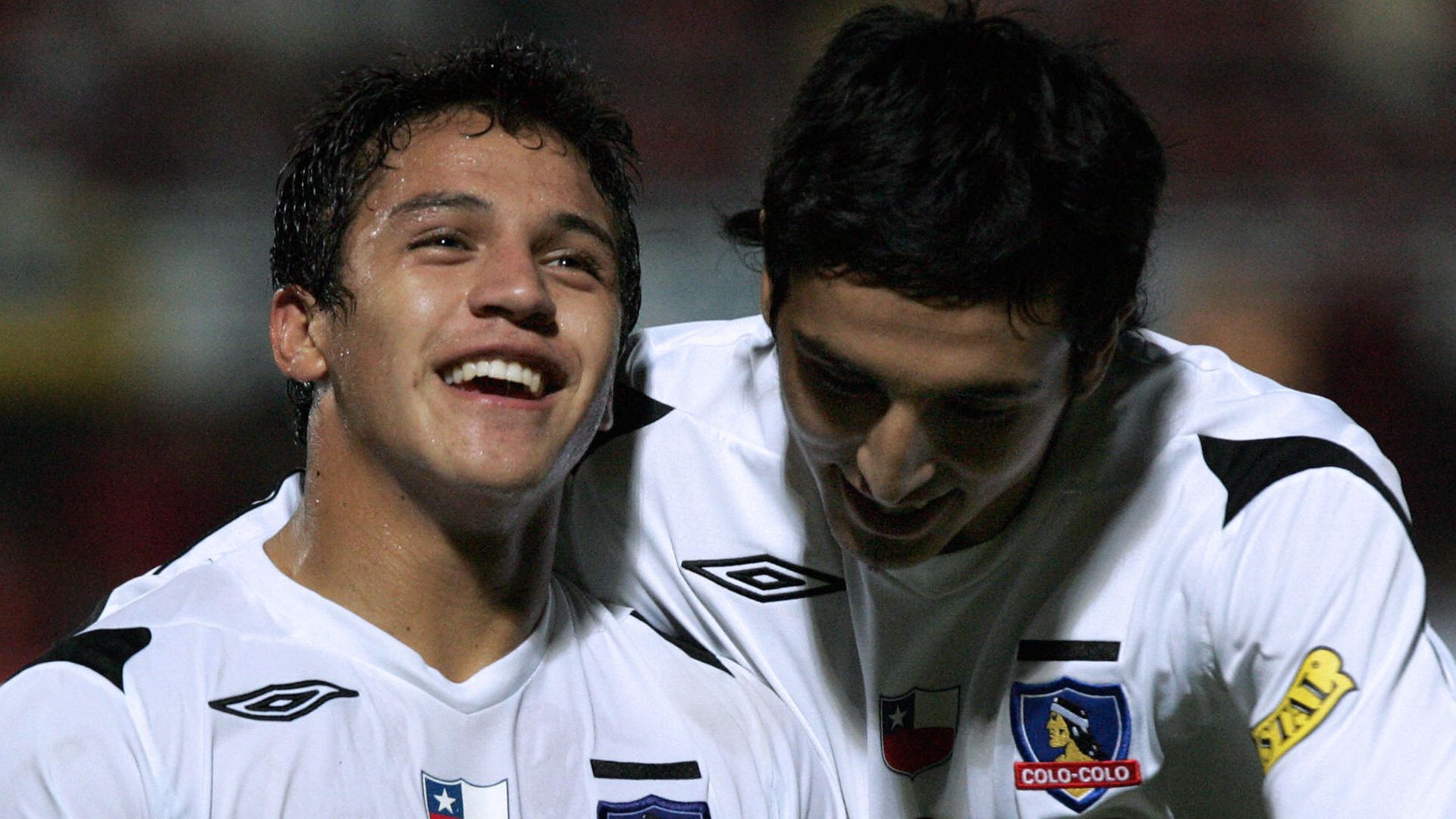 Alexis Sanchez (L) of Chile's Colo Colo
