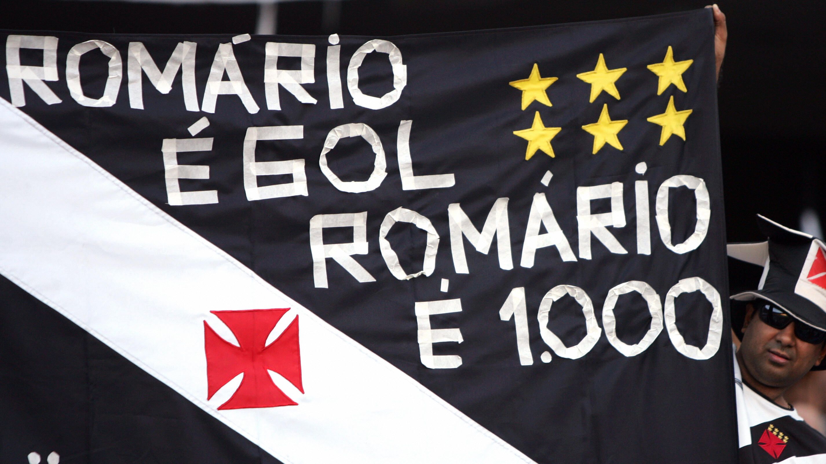 A supporter of Brazilian footballer Roma...