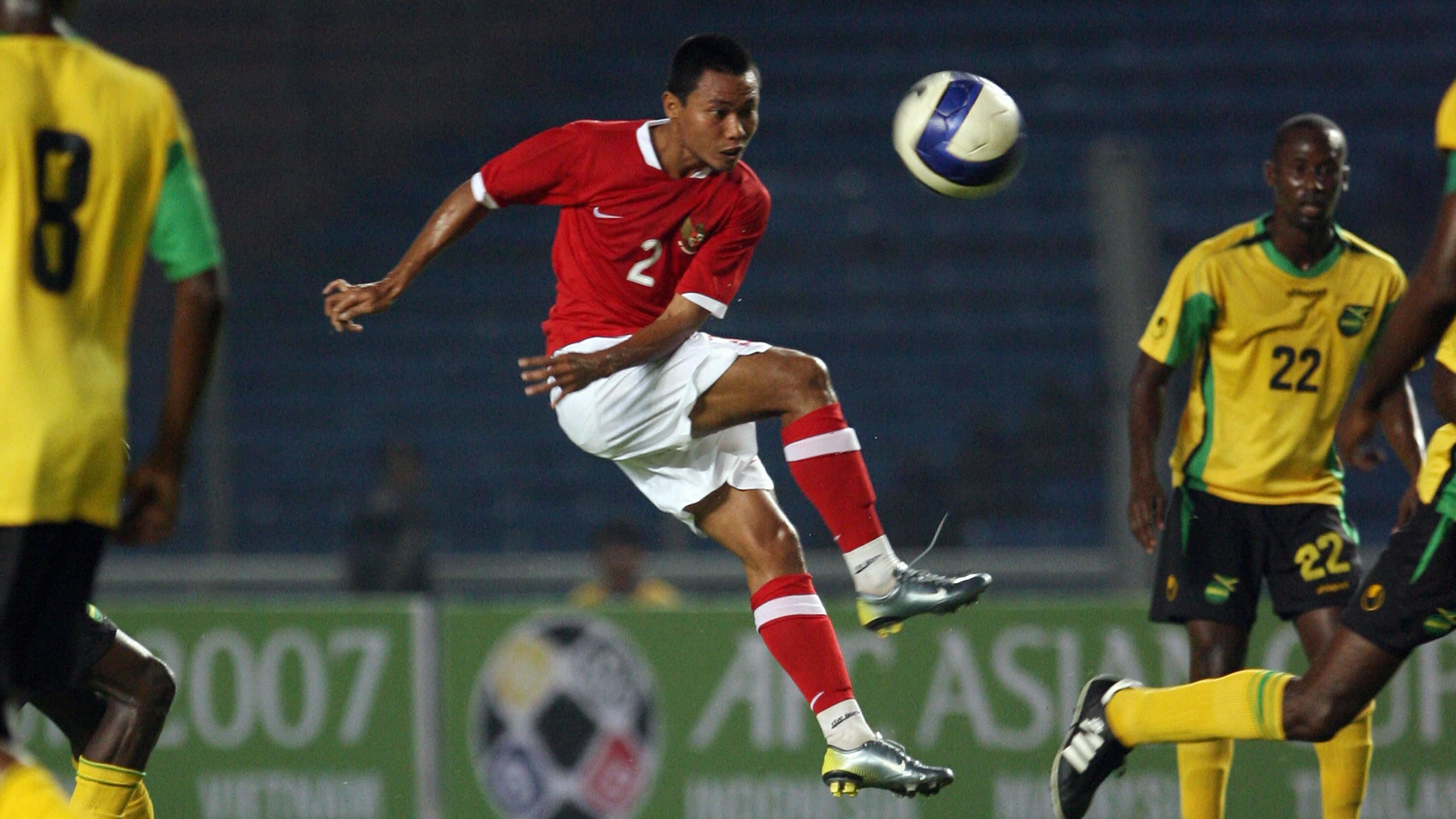 Indonesian footballer Muhammad Ridwan (C...