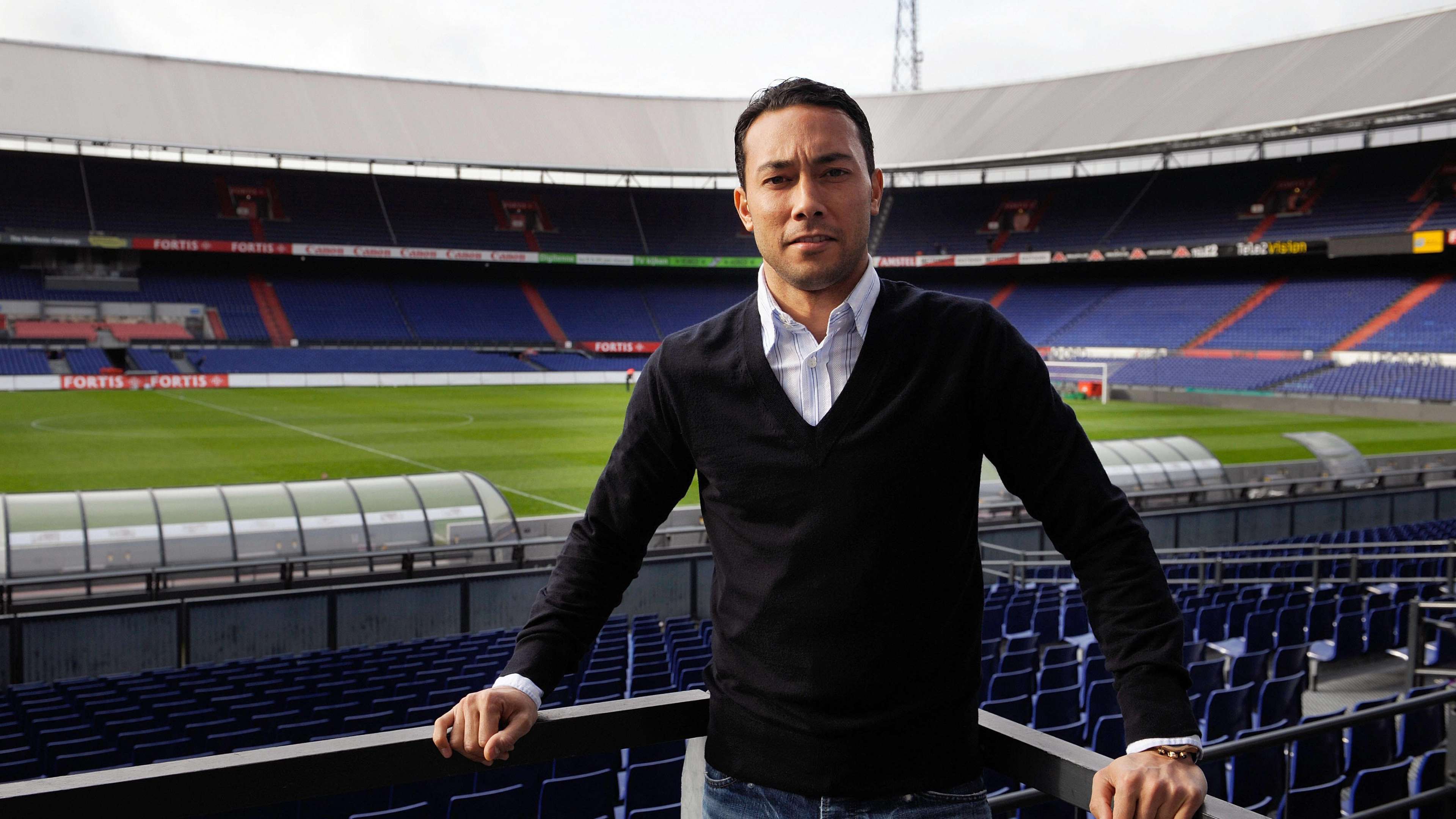 Denny Landzaat poses 25 January 2008 in