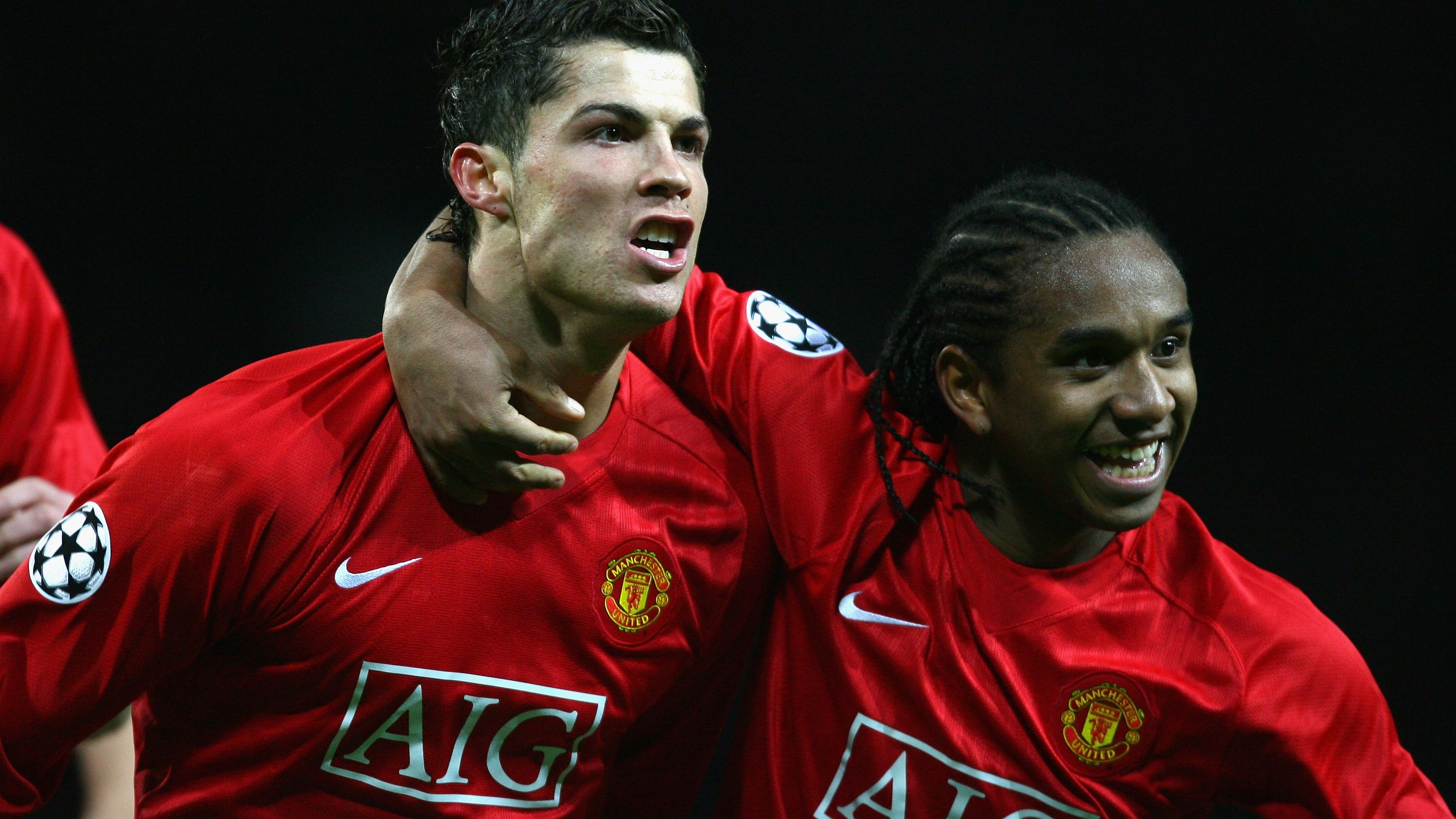 Manchester United v Lyon - UEFA Champions League