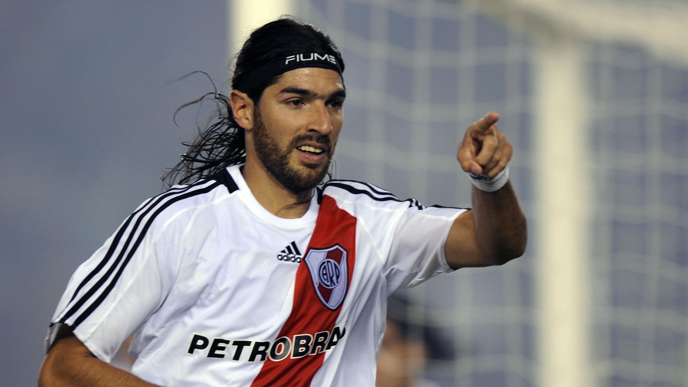 Forward Sebastian Abreu of River Plate c